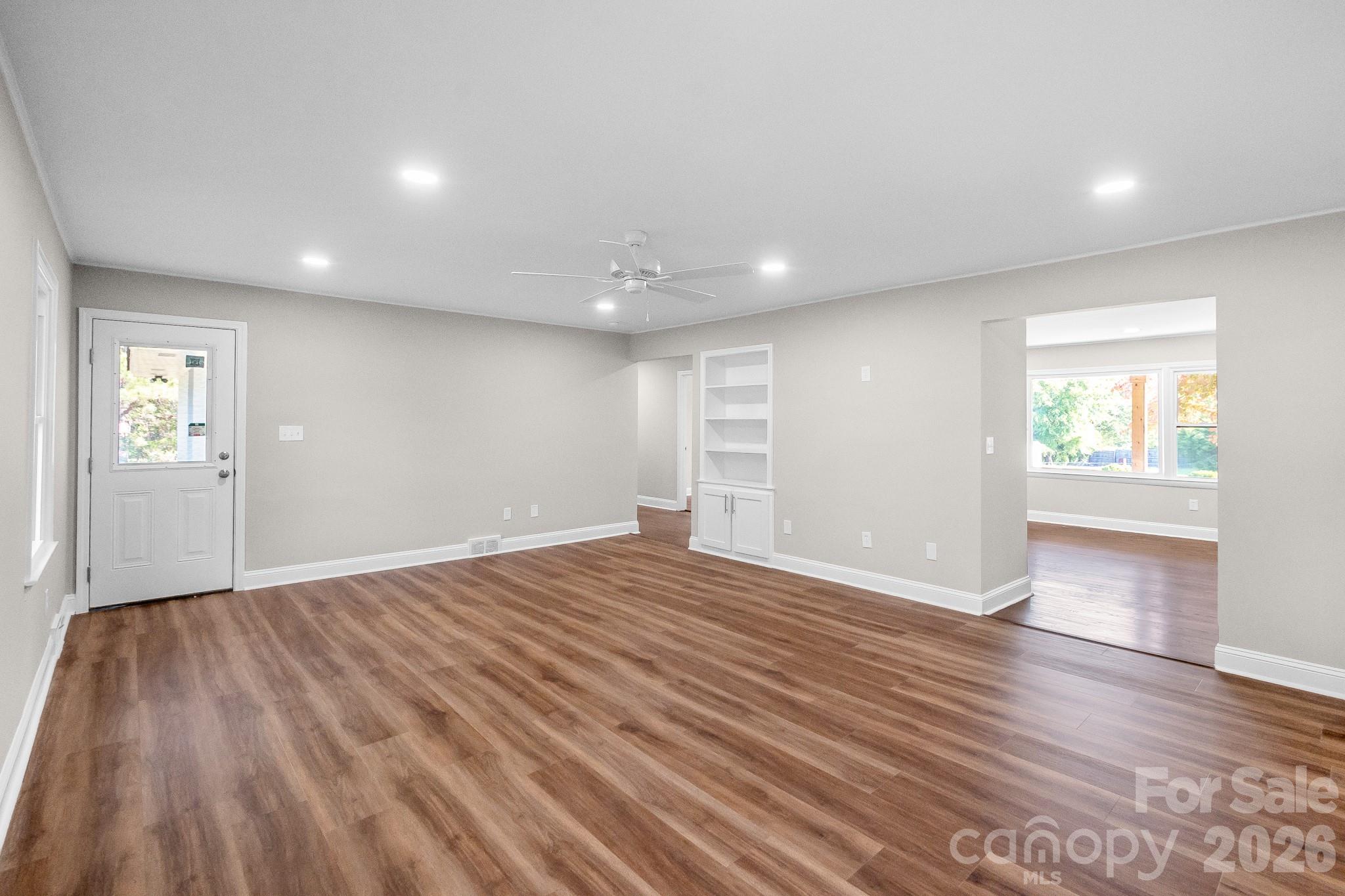 212 S Sycamore Street Property Photo 37