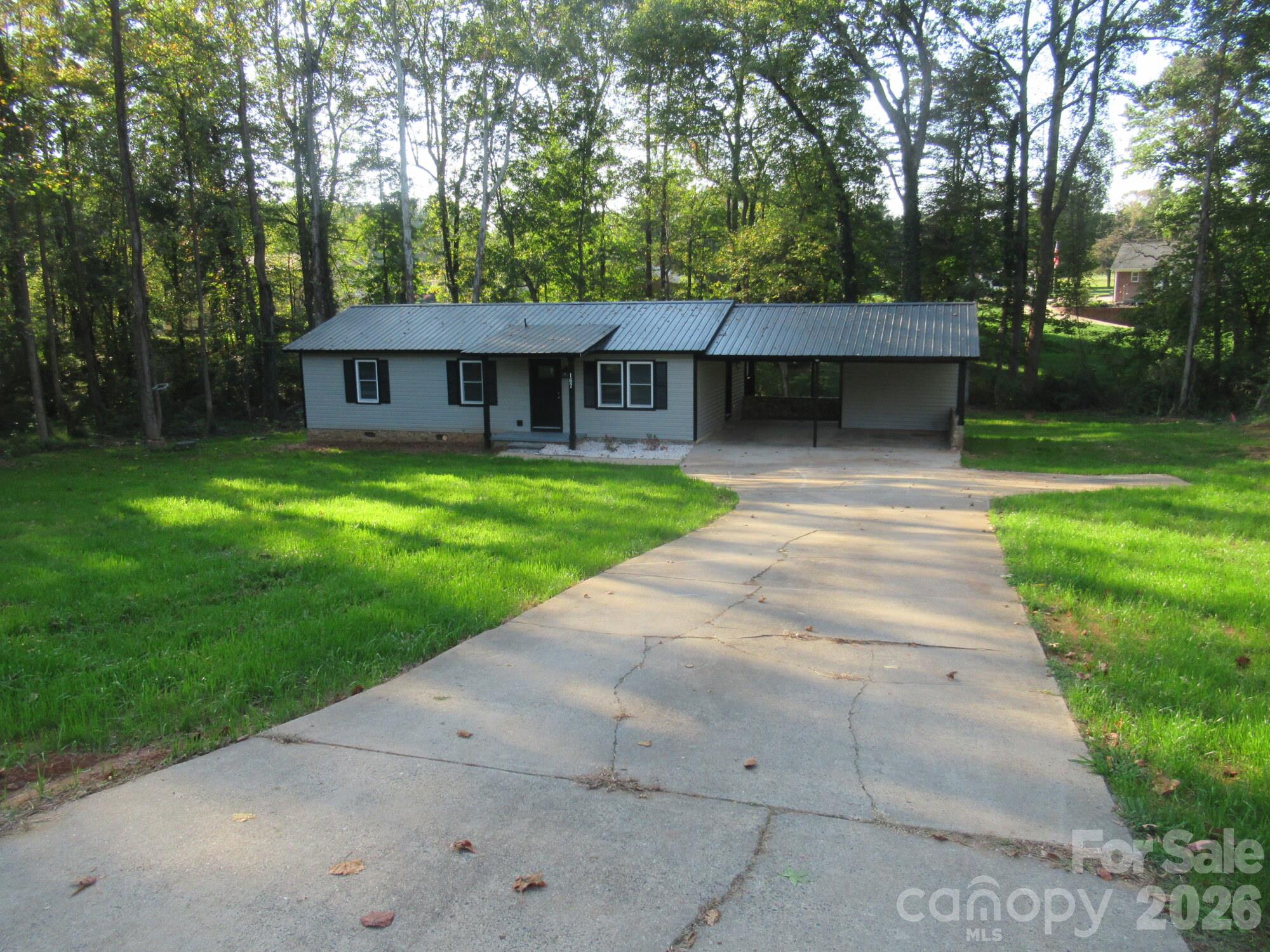 167 Sunny Hill Drive Property Photo 3