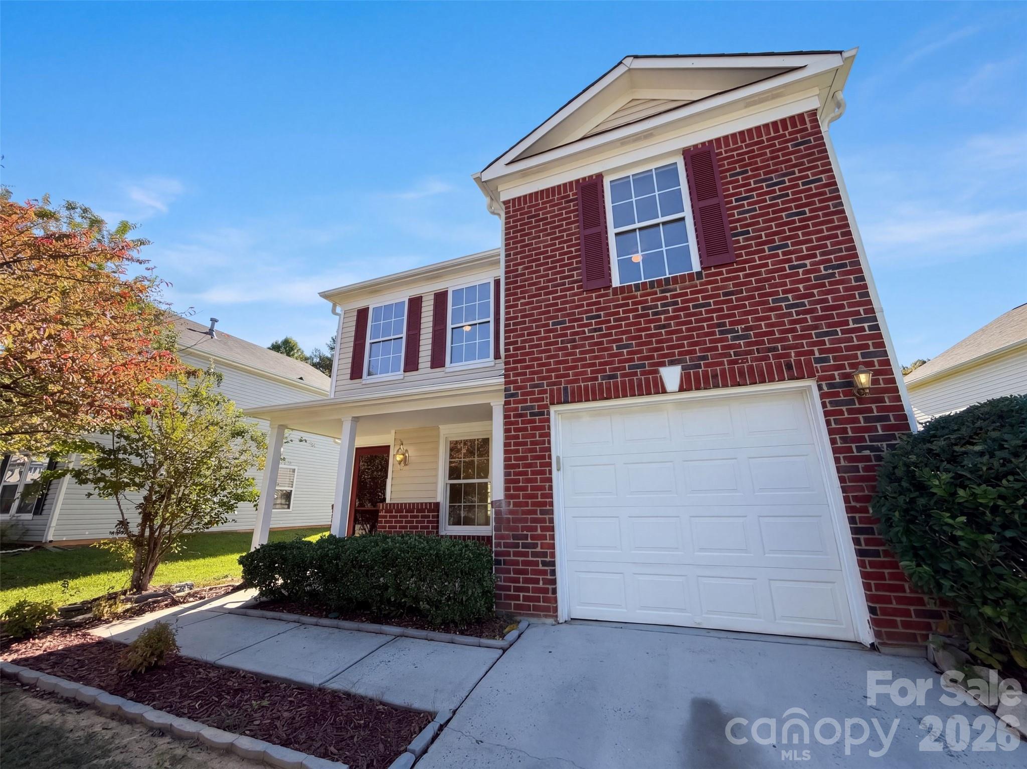 6807 Wandering Creek Drive Property Photo 1