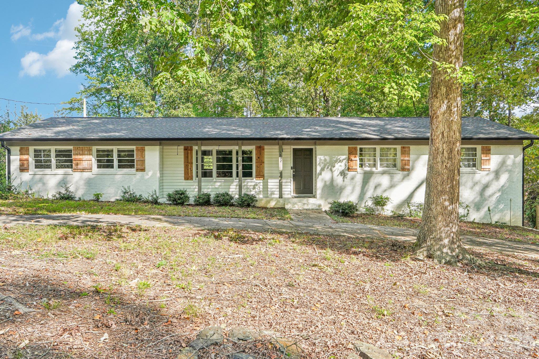 1802 Hemlock Drive Property Photo 2