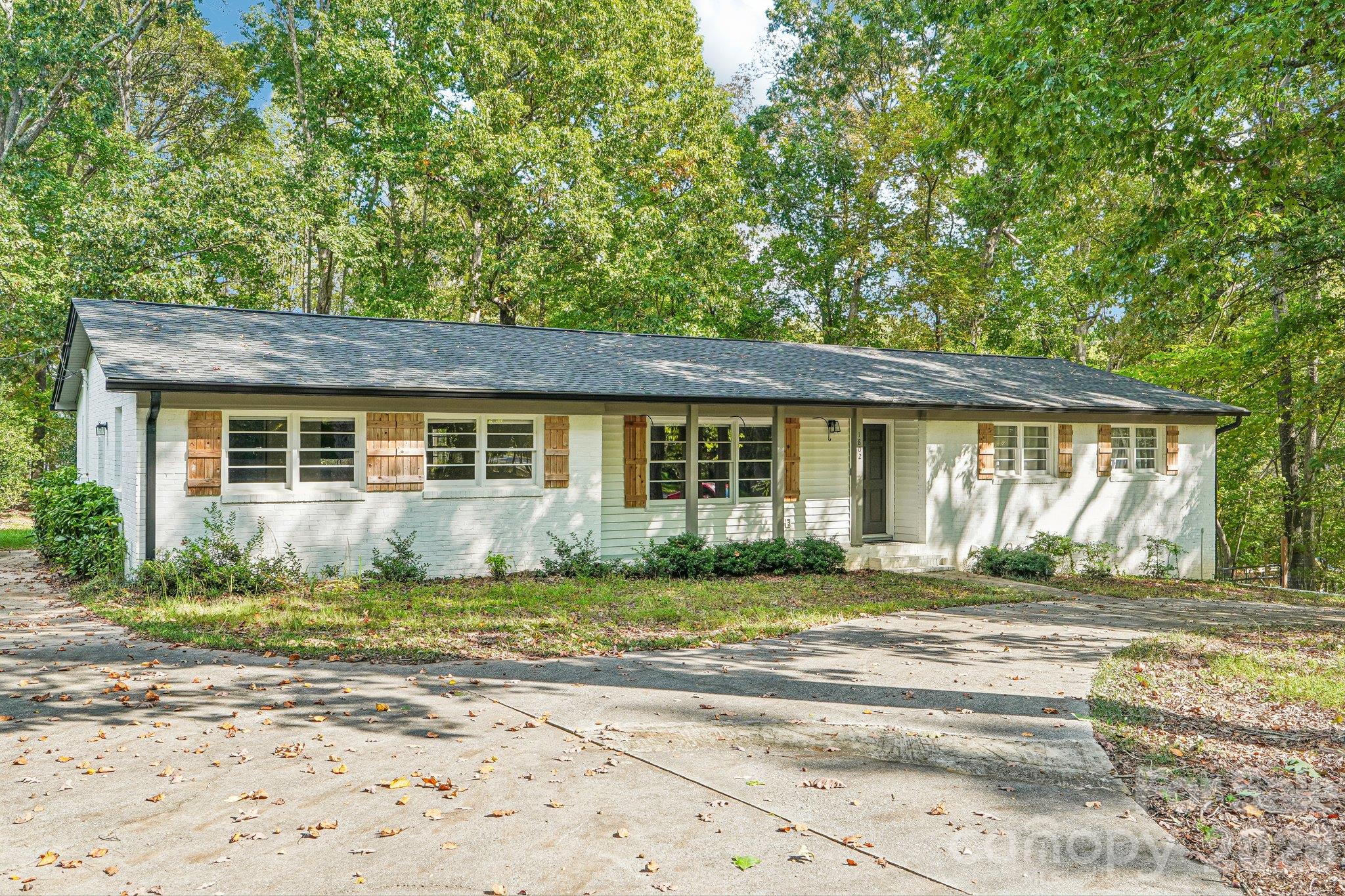 1802 Hemlock Drive Property Photo 4