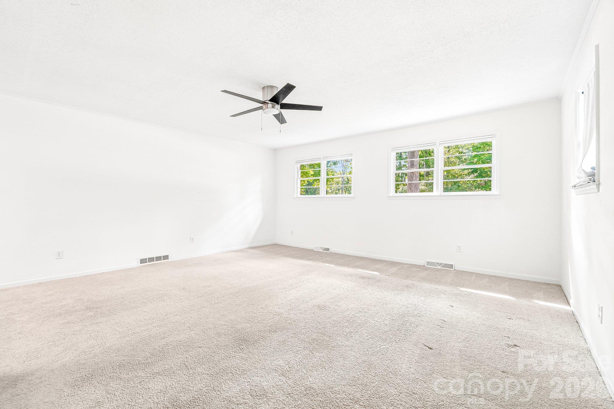 1802 Hemlock Drive Property Photo 27