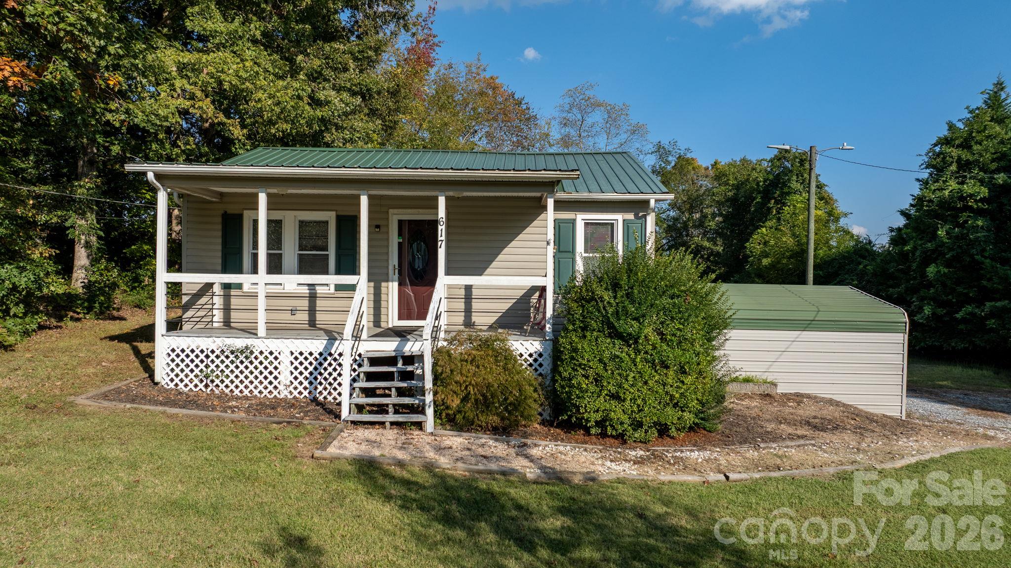 617 Hawthorne Street Property Photo 1