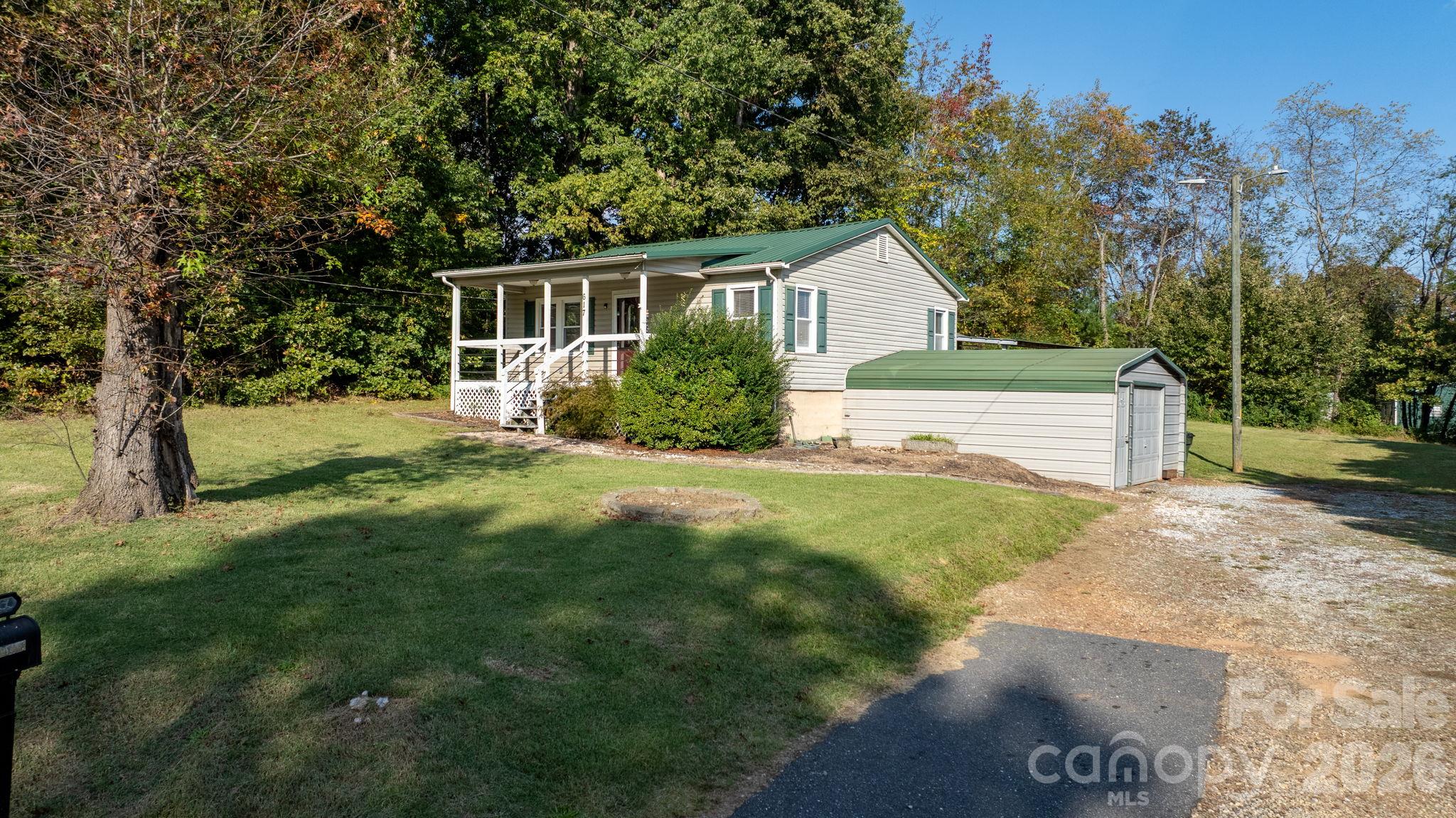 617 Hawthorne Street Property Photo 3