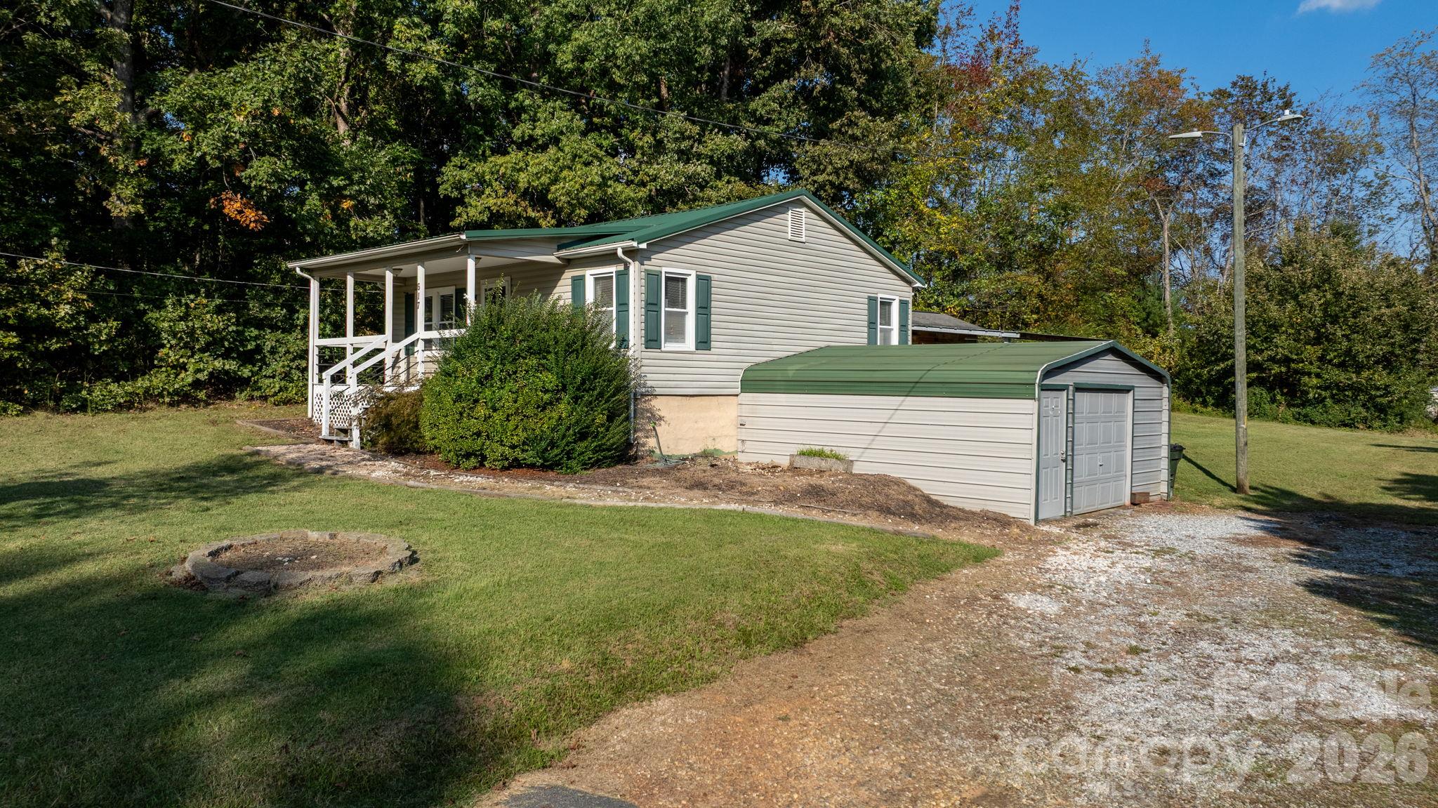 617 Hawthorne Street Property Photo 5