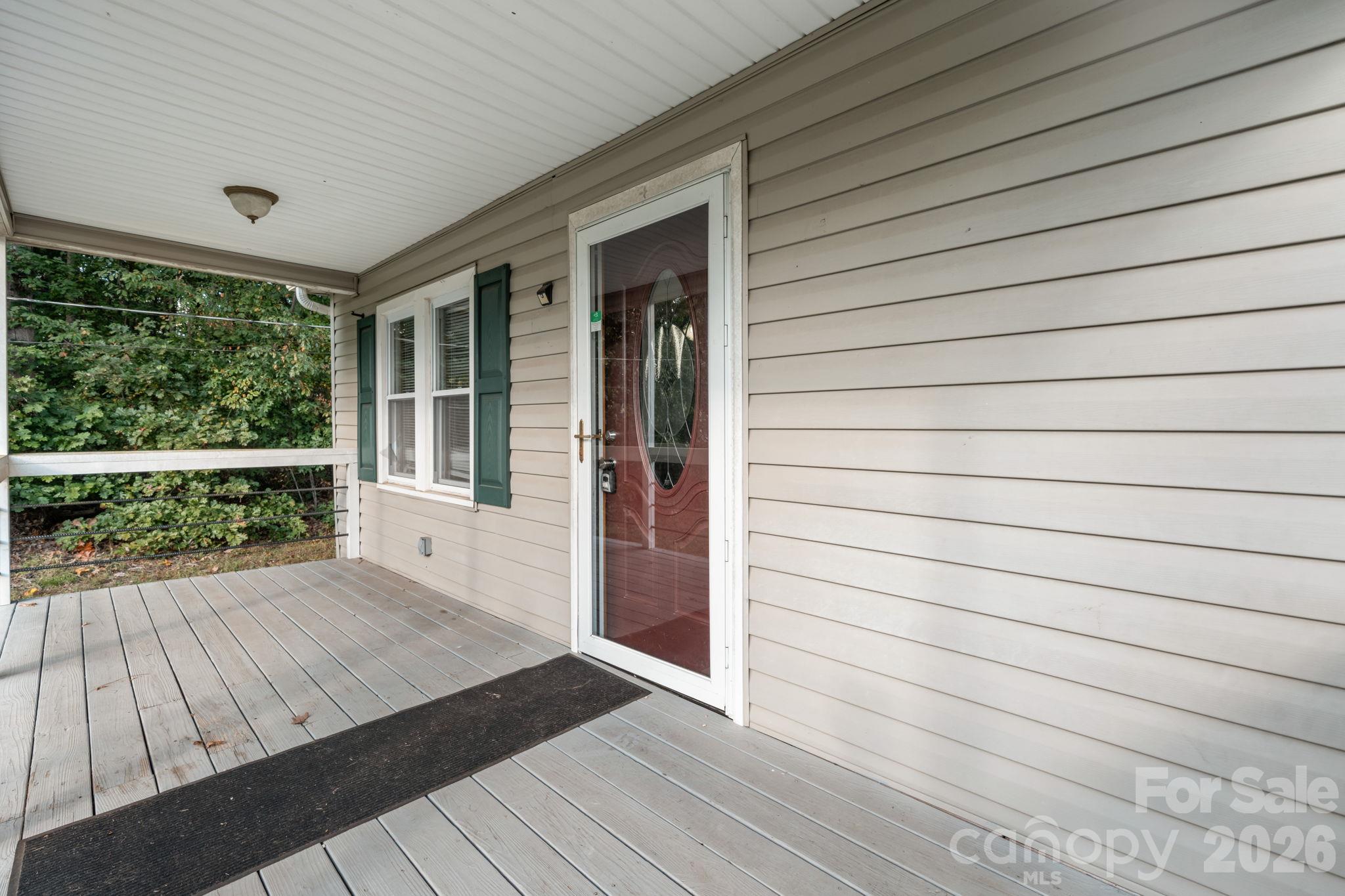 617 Hawthorne Street Property Photo 7