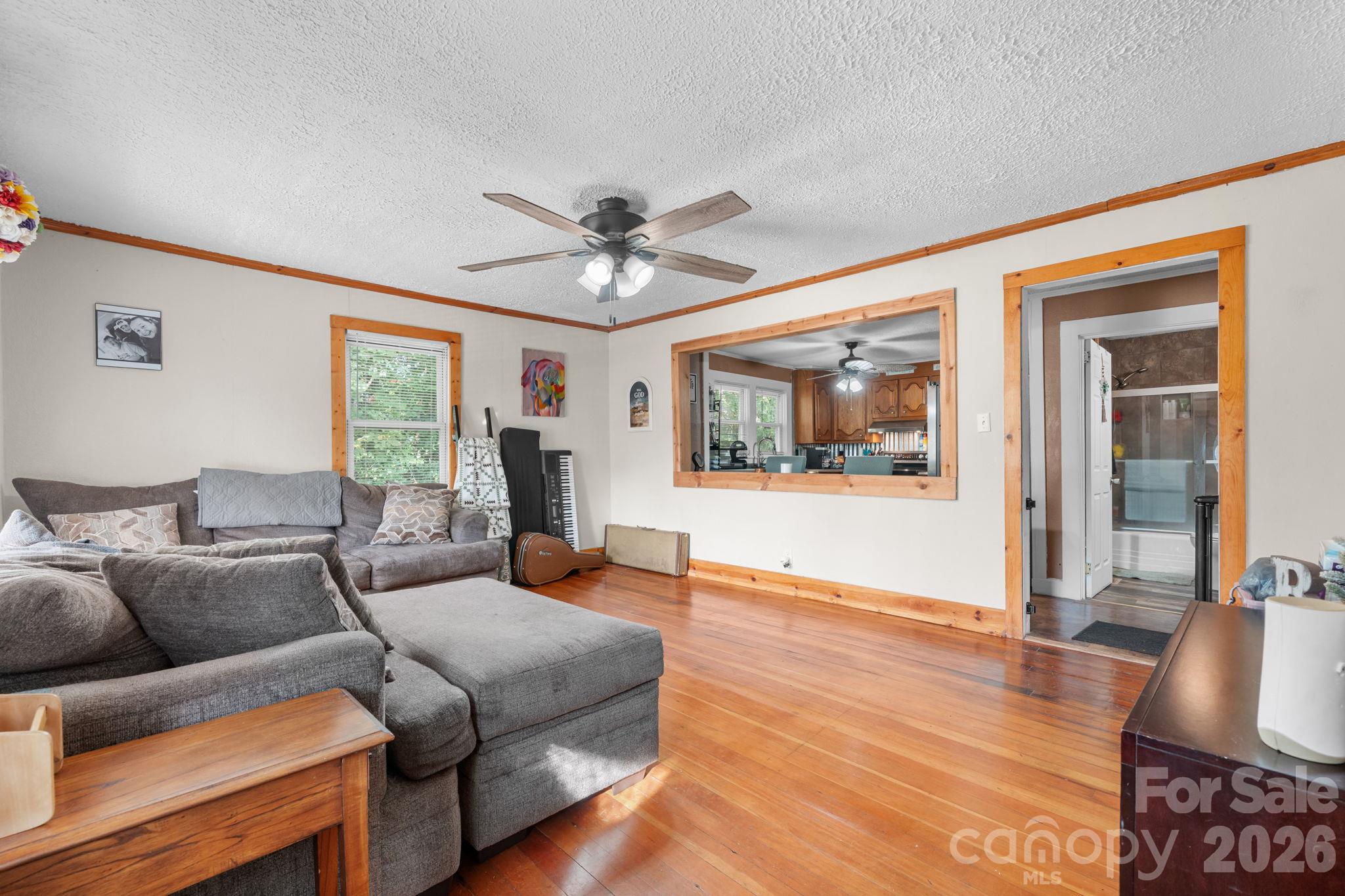 617 Hawthorne Street Property Photo 10