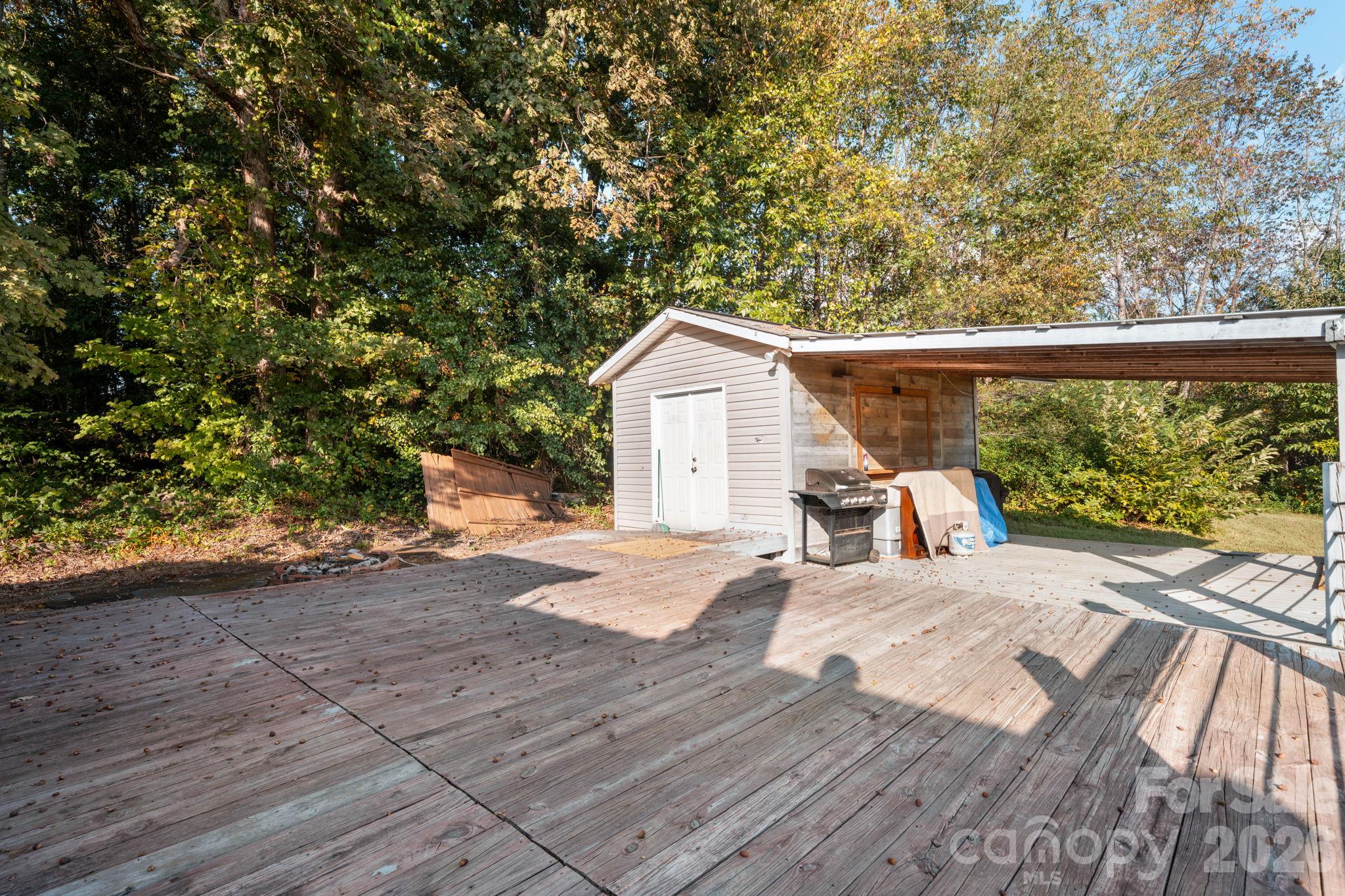 617 Hawthorne Street Property Photo 18