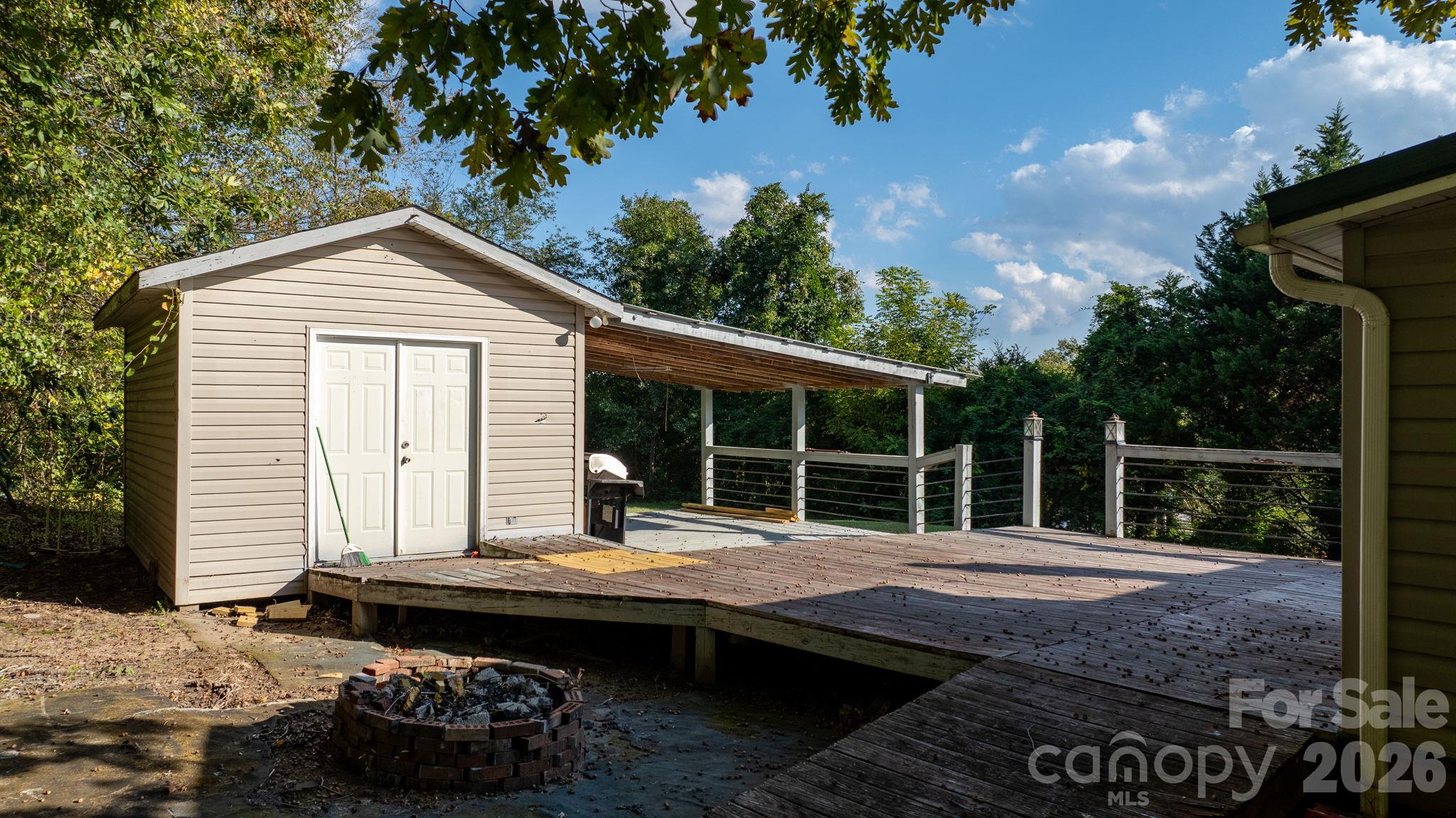 617 Hawthorne Street Property Photo 25