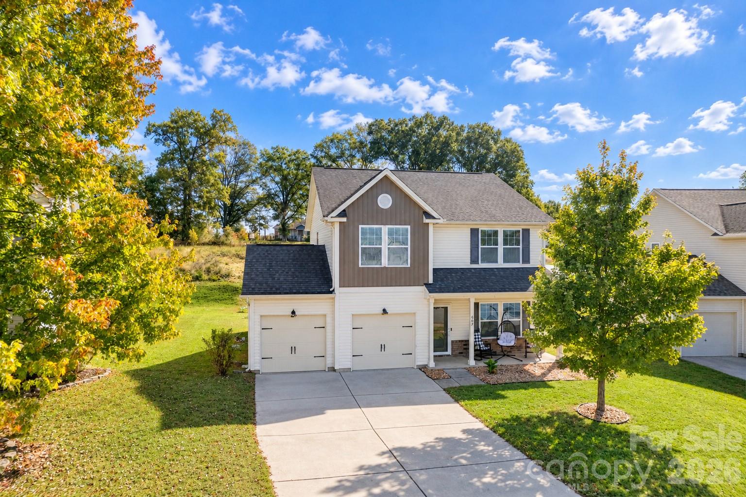 602 Sawtooth Oak Drive Property Photo 2