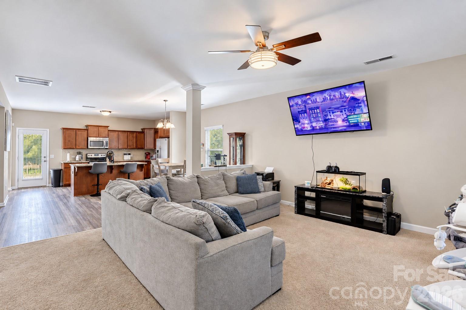 602 Sawtooth Oak Drive Property Photo 4