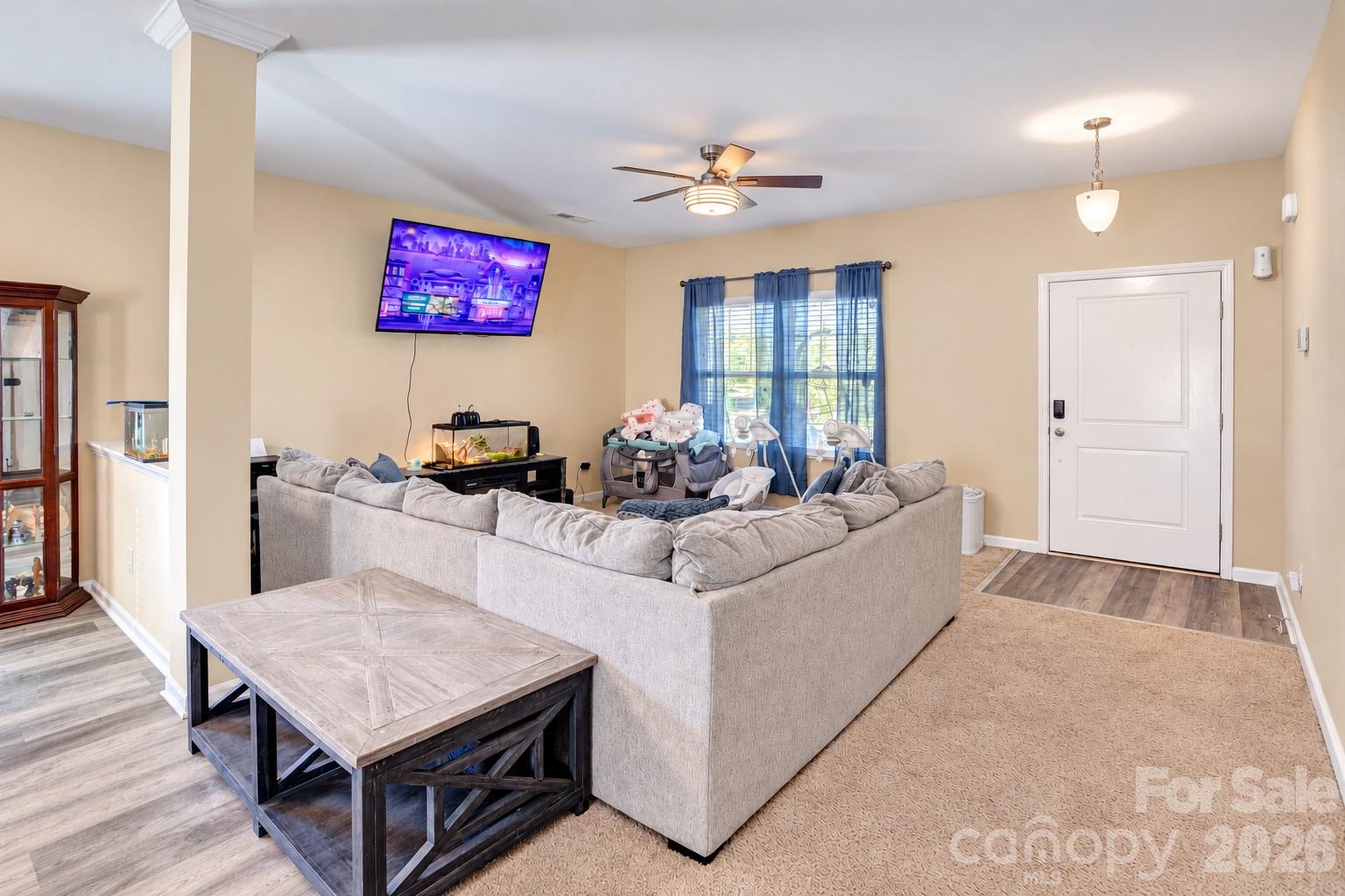 602 Sawtooth Oak Drive Property Photo 6