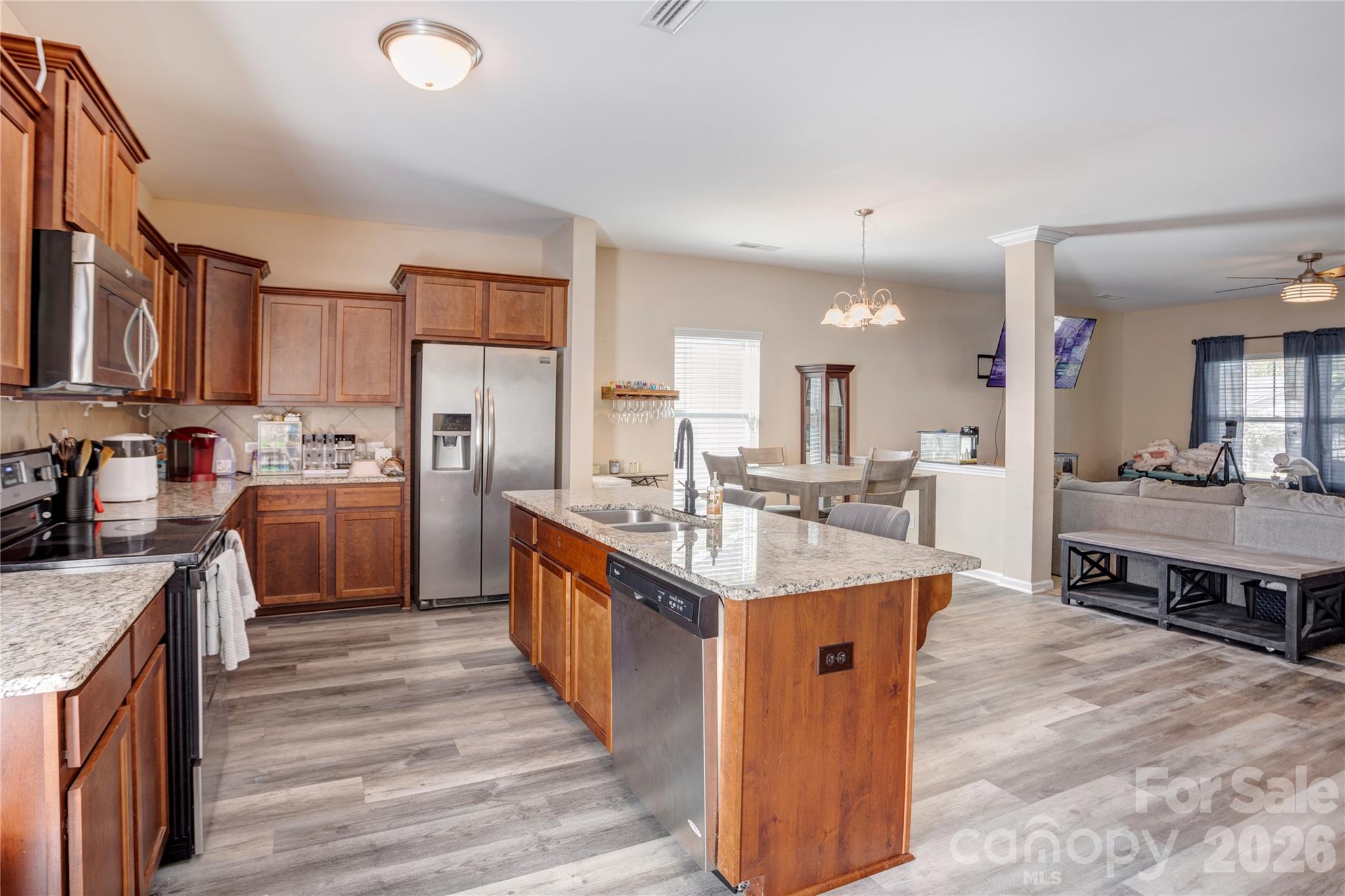 602 Sawtooth Oak Drive Property Photo 8