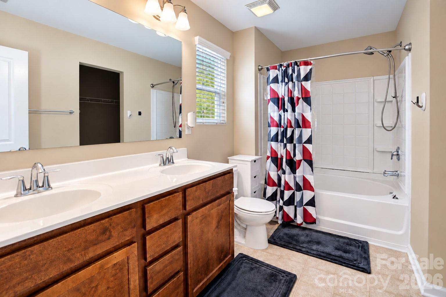 602 Sawtooth Oak Drive Property Photo 17