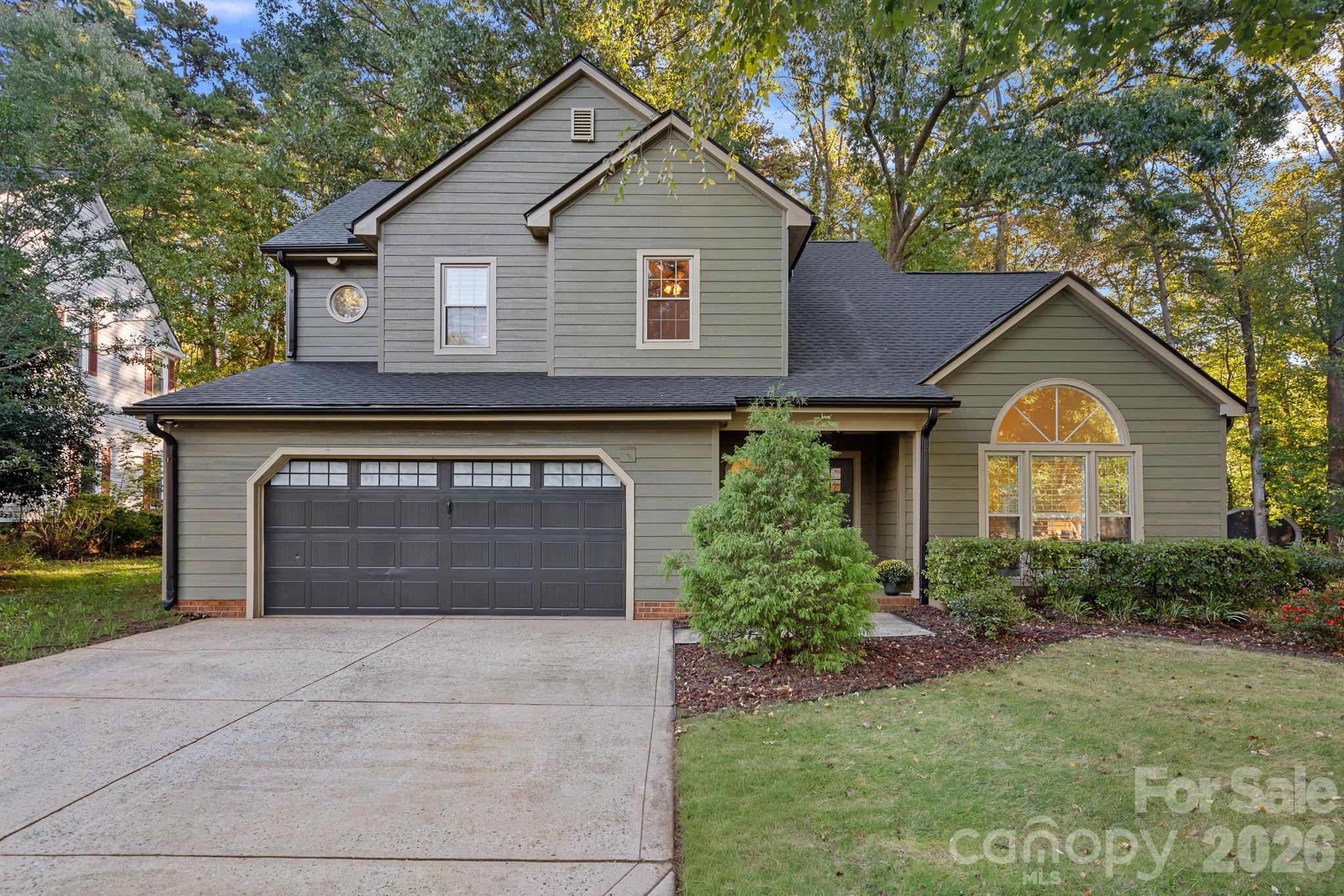 135 Southhaven Drive Property Photo 1