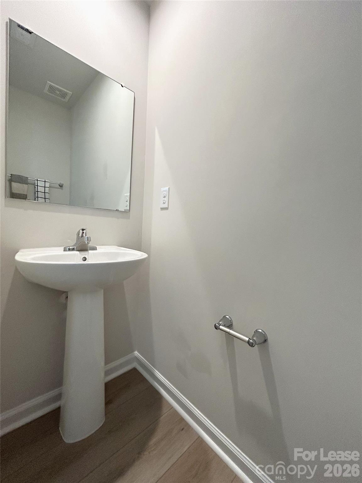 1027 Skipjack Lane Property Photo 11