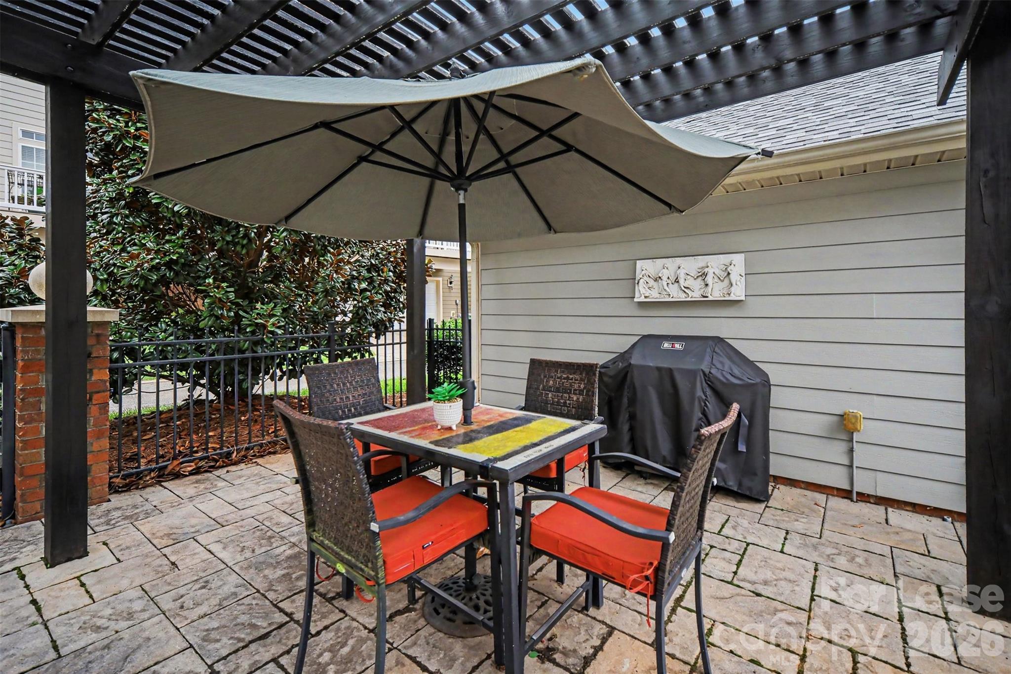 438 Magnolia Street Property Photo 4