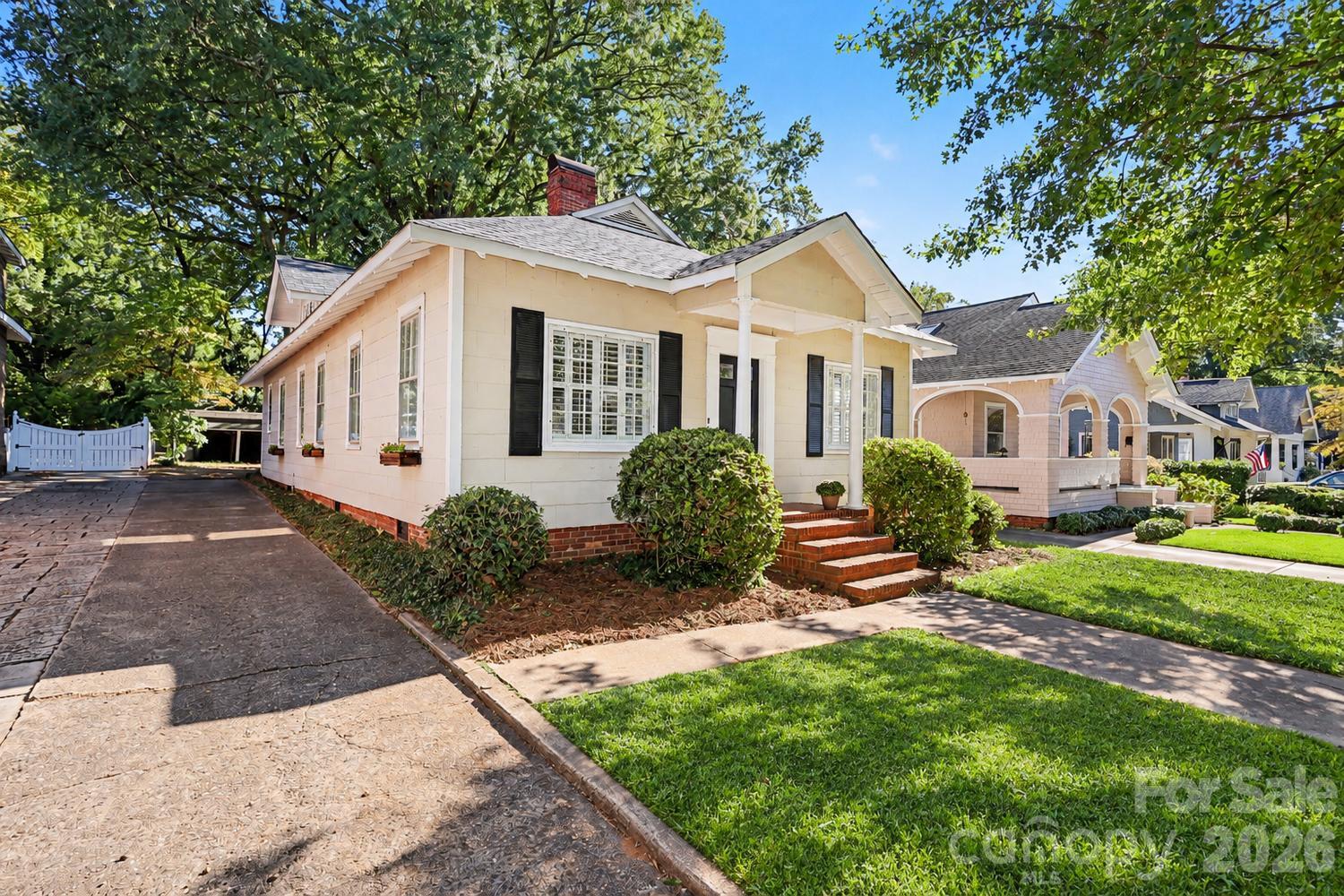 1933 Park Road Property Photo 2