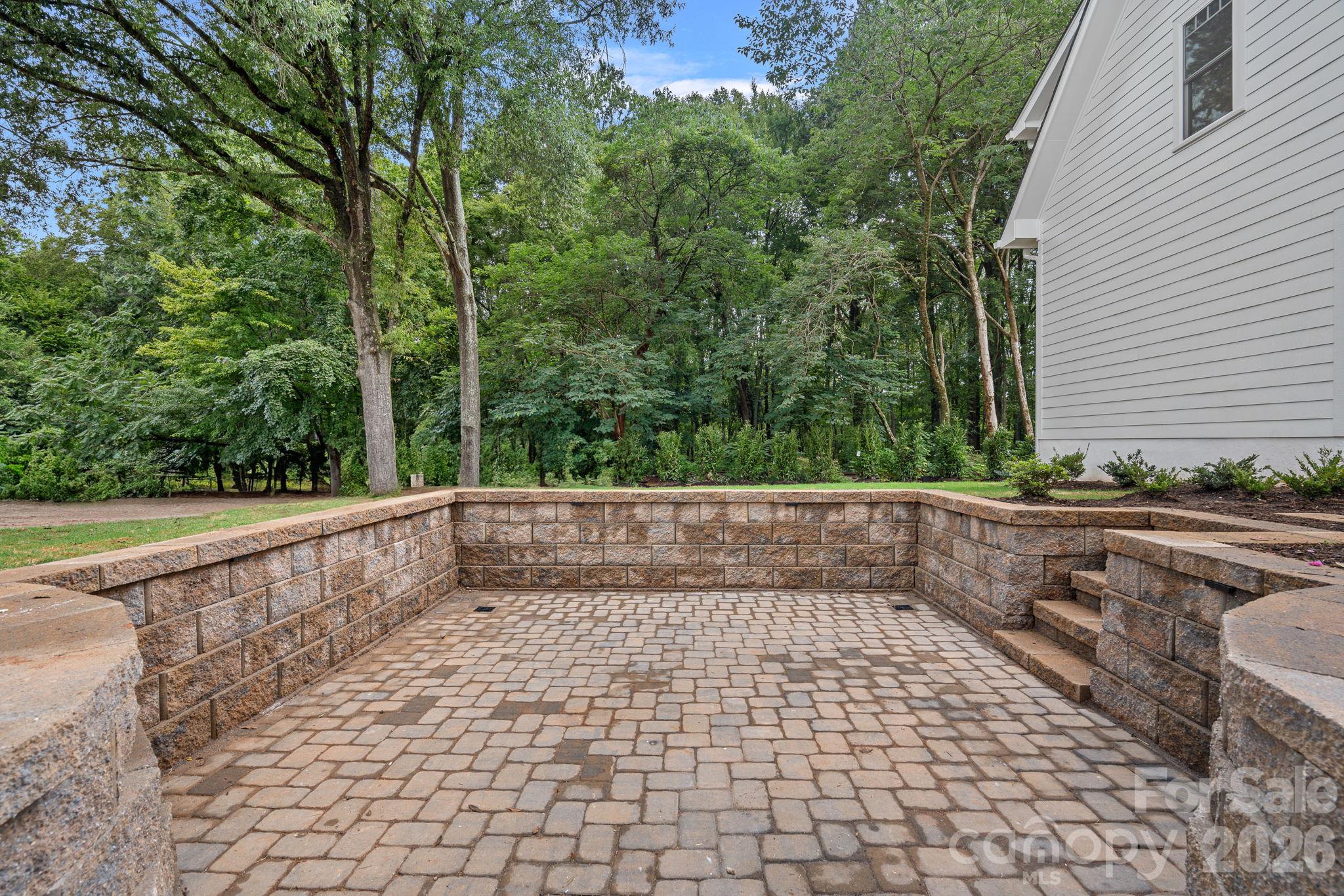 709 N Main Street Property Photo 43