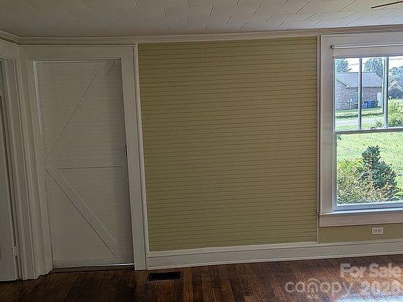 4831 Sulphur Springs Road Property Photo 7
