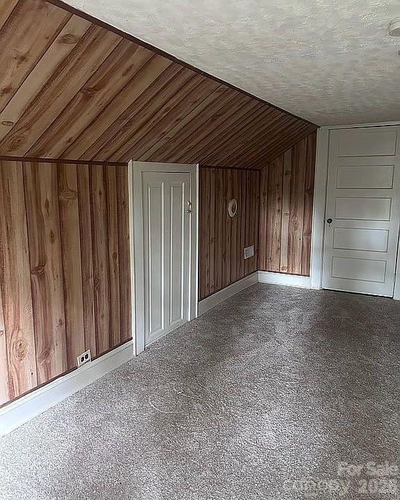 4831 Sulphur Springs Road Property Photo 37