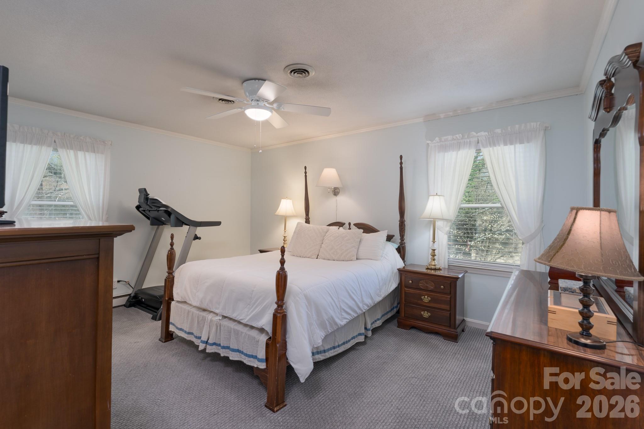 2123 Poinsett Drive Property Photo 11