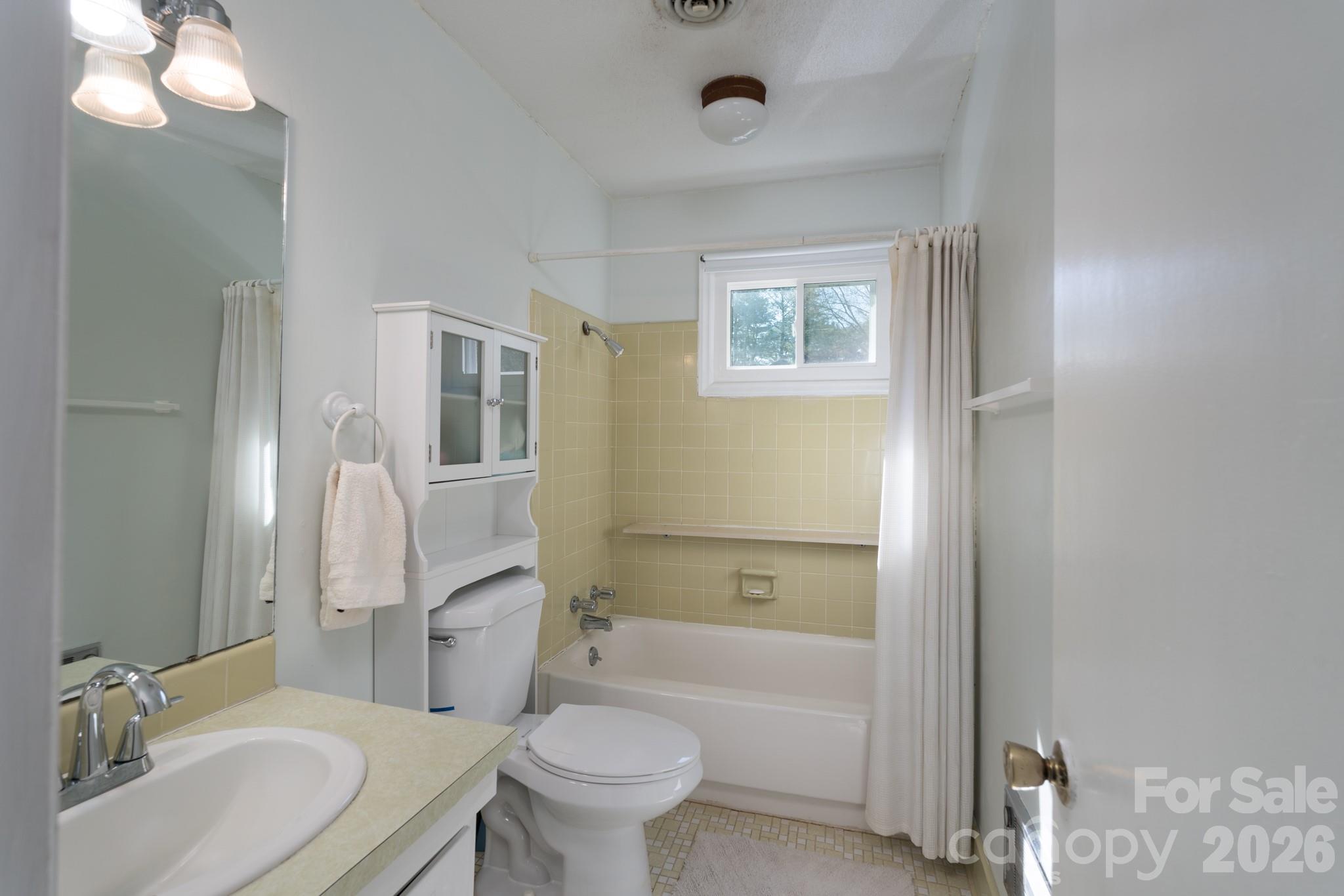 2123 Poinsett Drive Property Photo 16