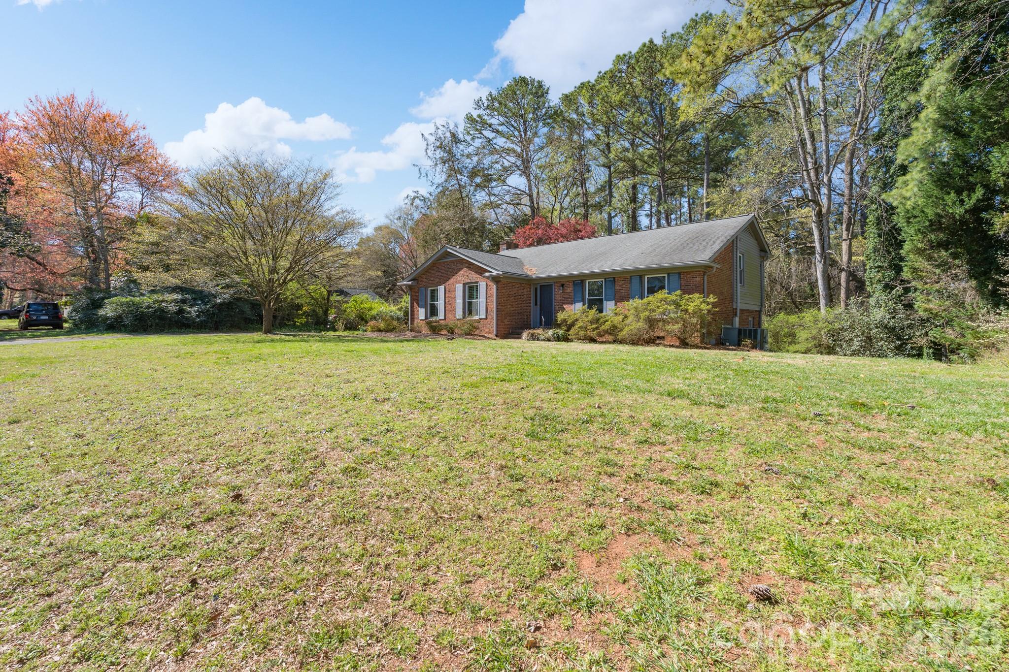 2123 Poinsett Drive Property Photo 23