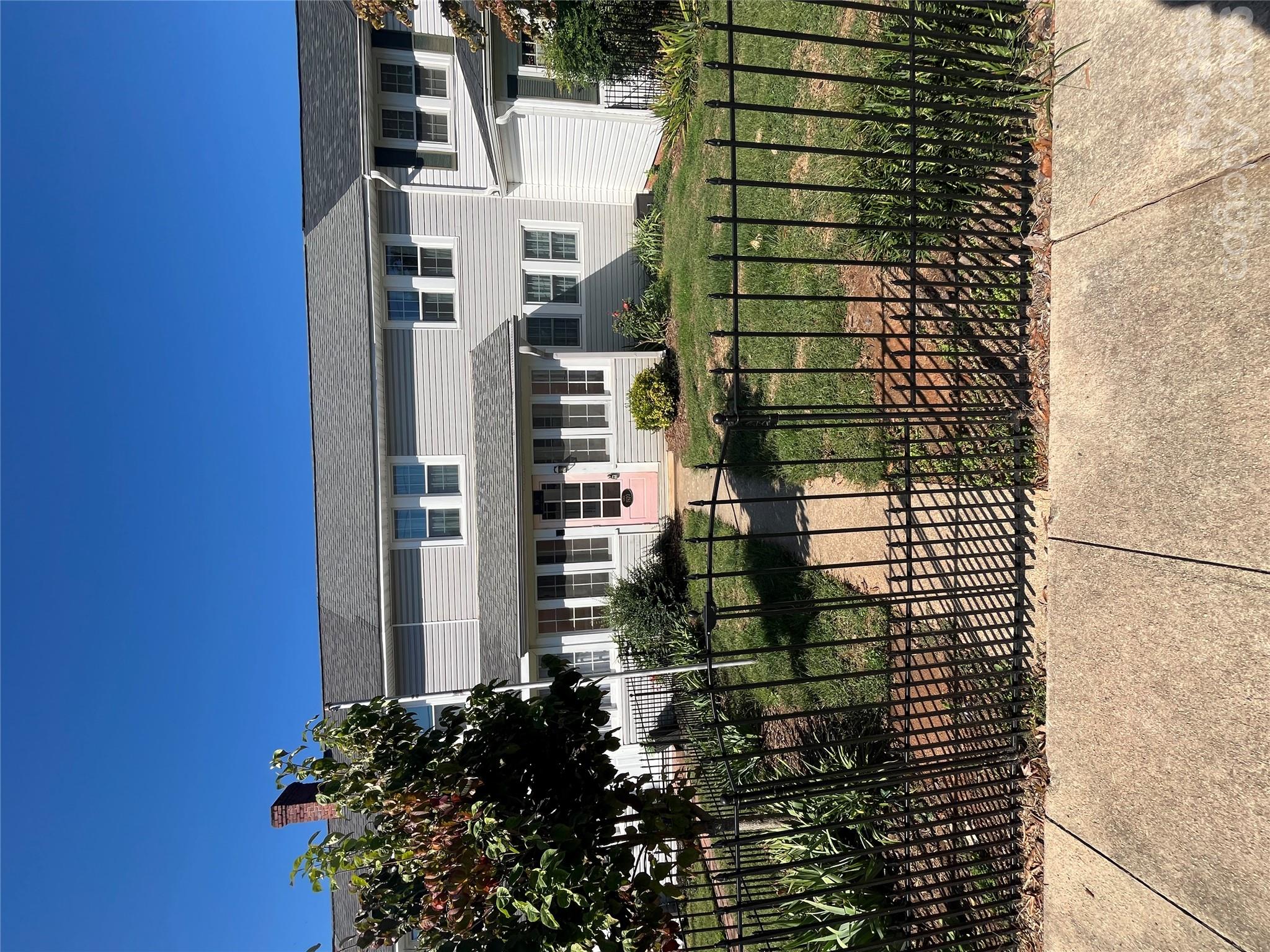 90 Maple Street Property Photo 1