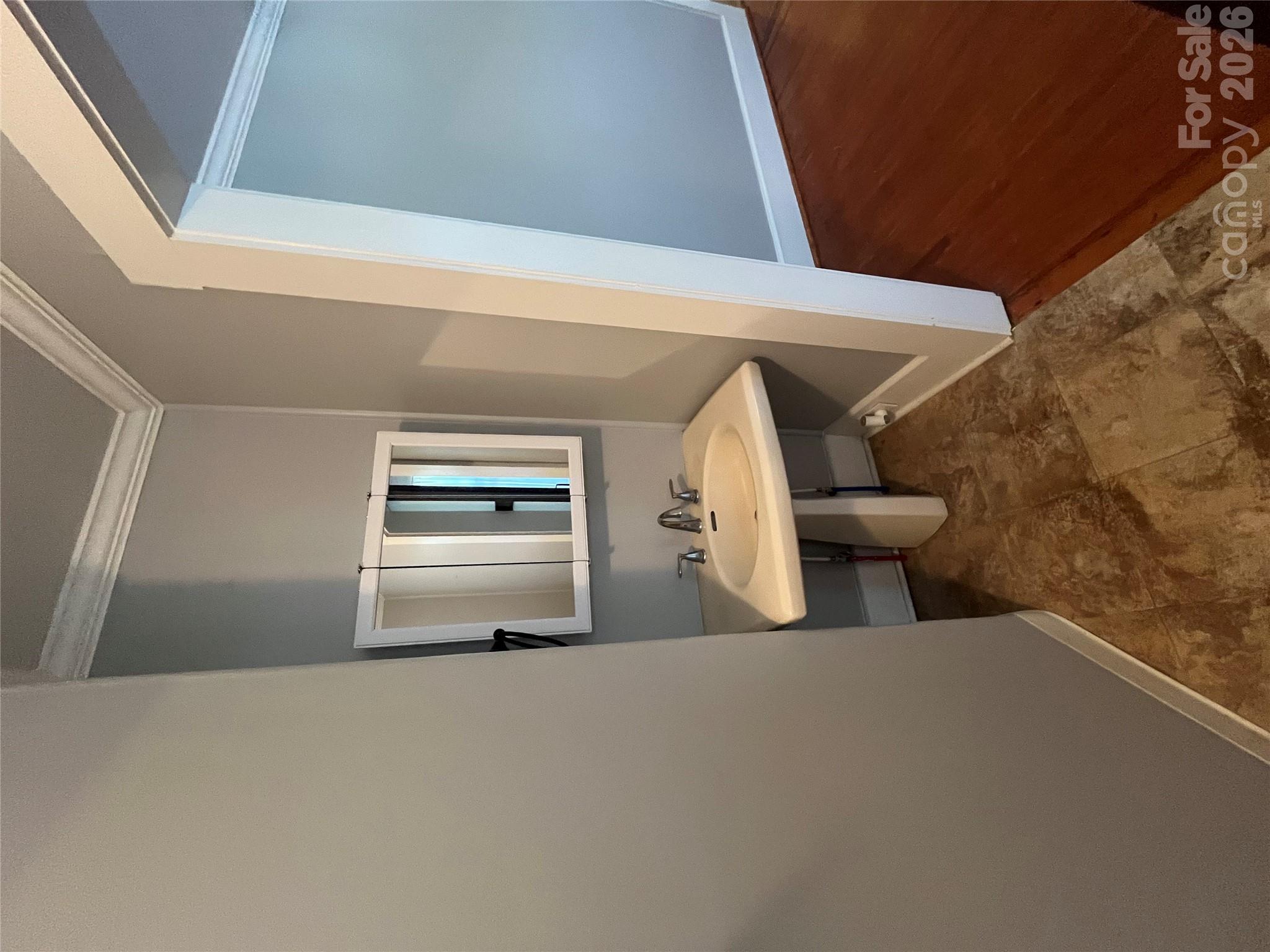 90 Maple Street Property Photo 12