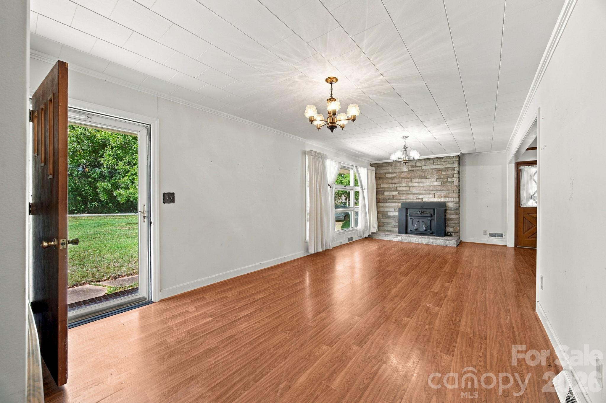816 Central Avenue Property Photo 4
