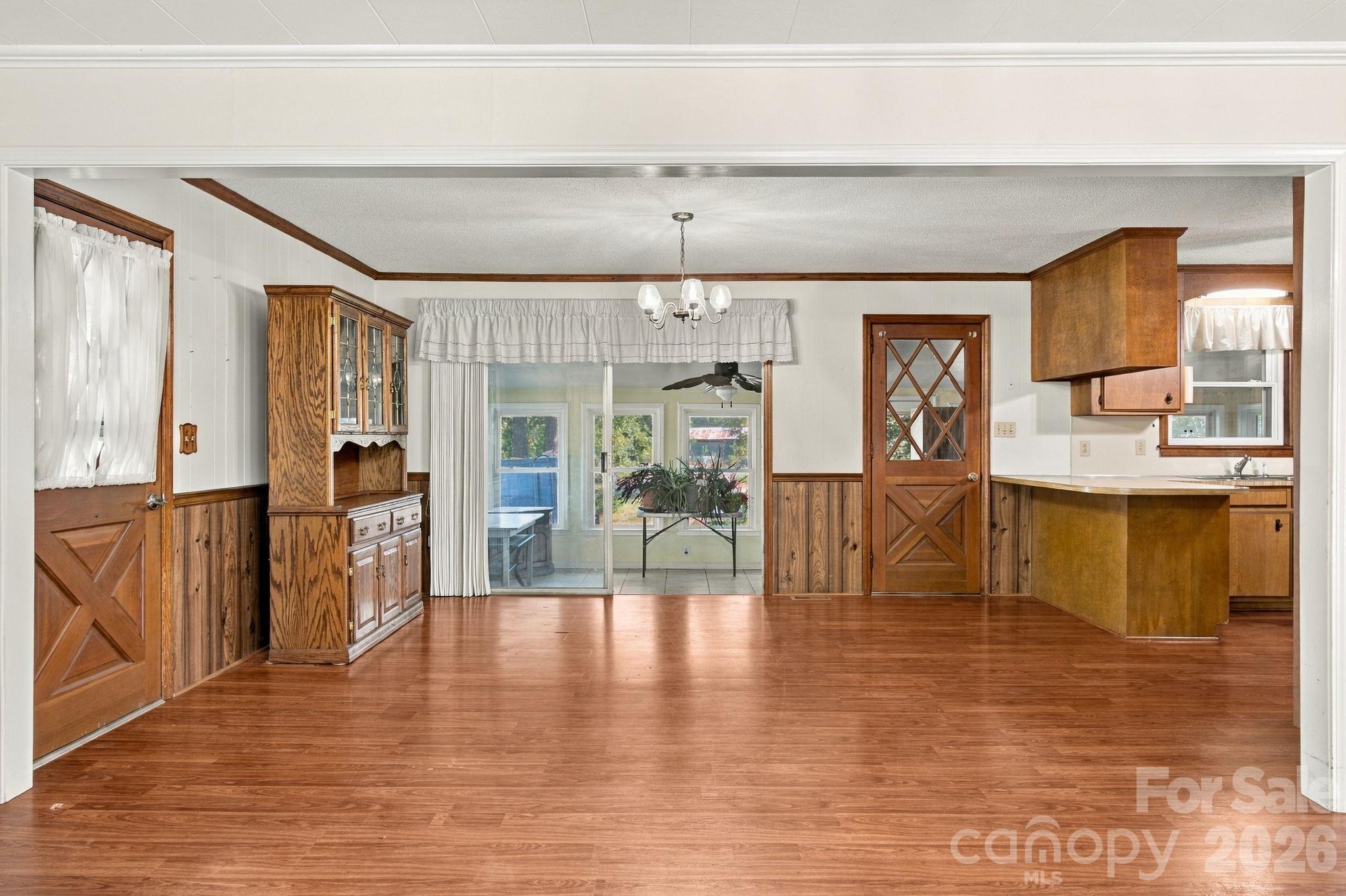 816 Central Avenue Property Photo 8