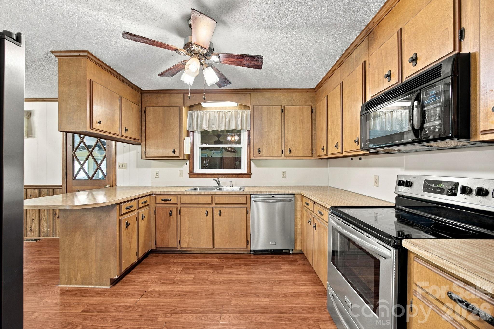 816 Central Avenue Property Photo 14