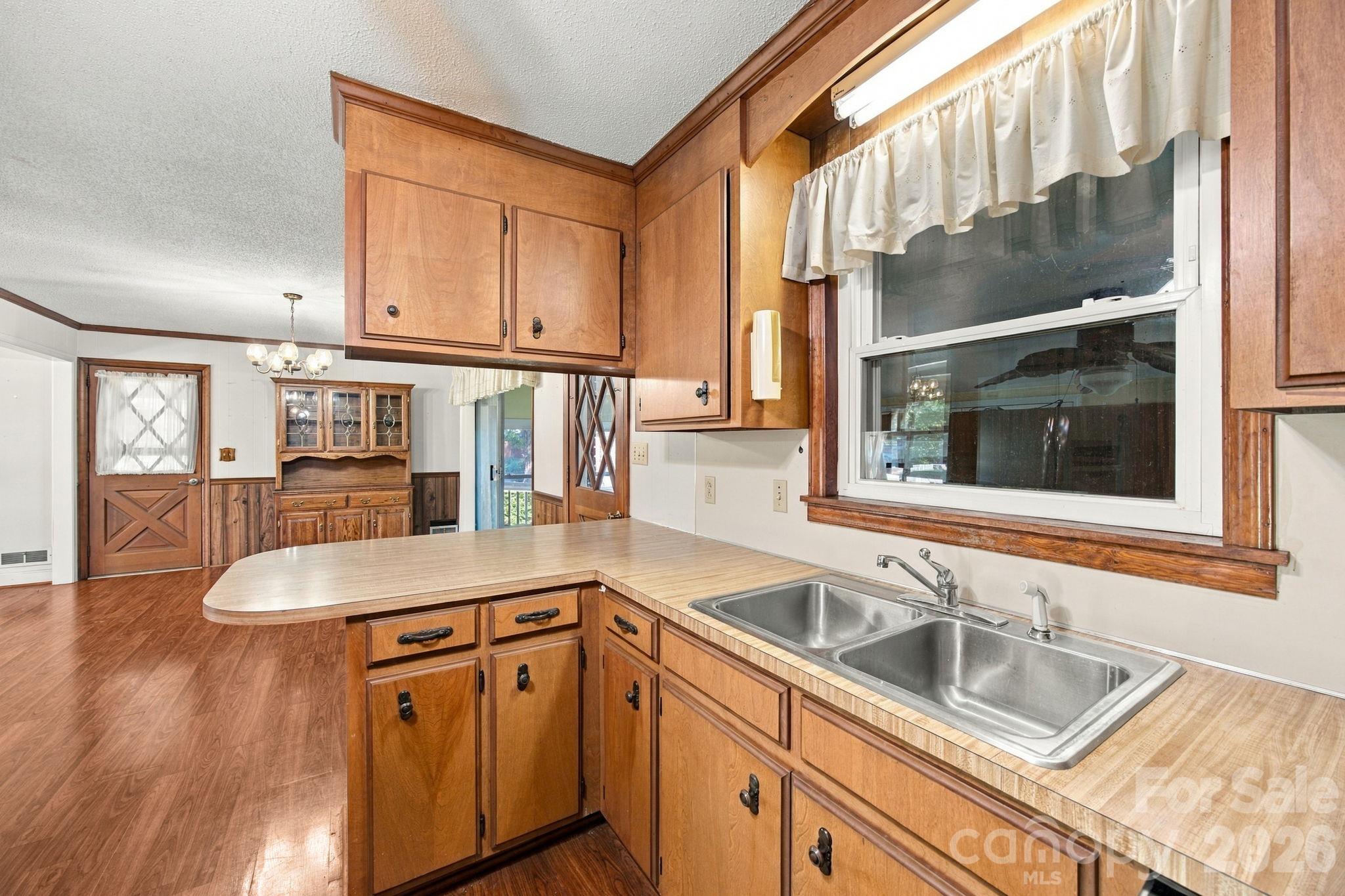 816 Central Avenue Property Photo 15