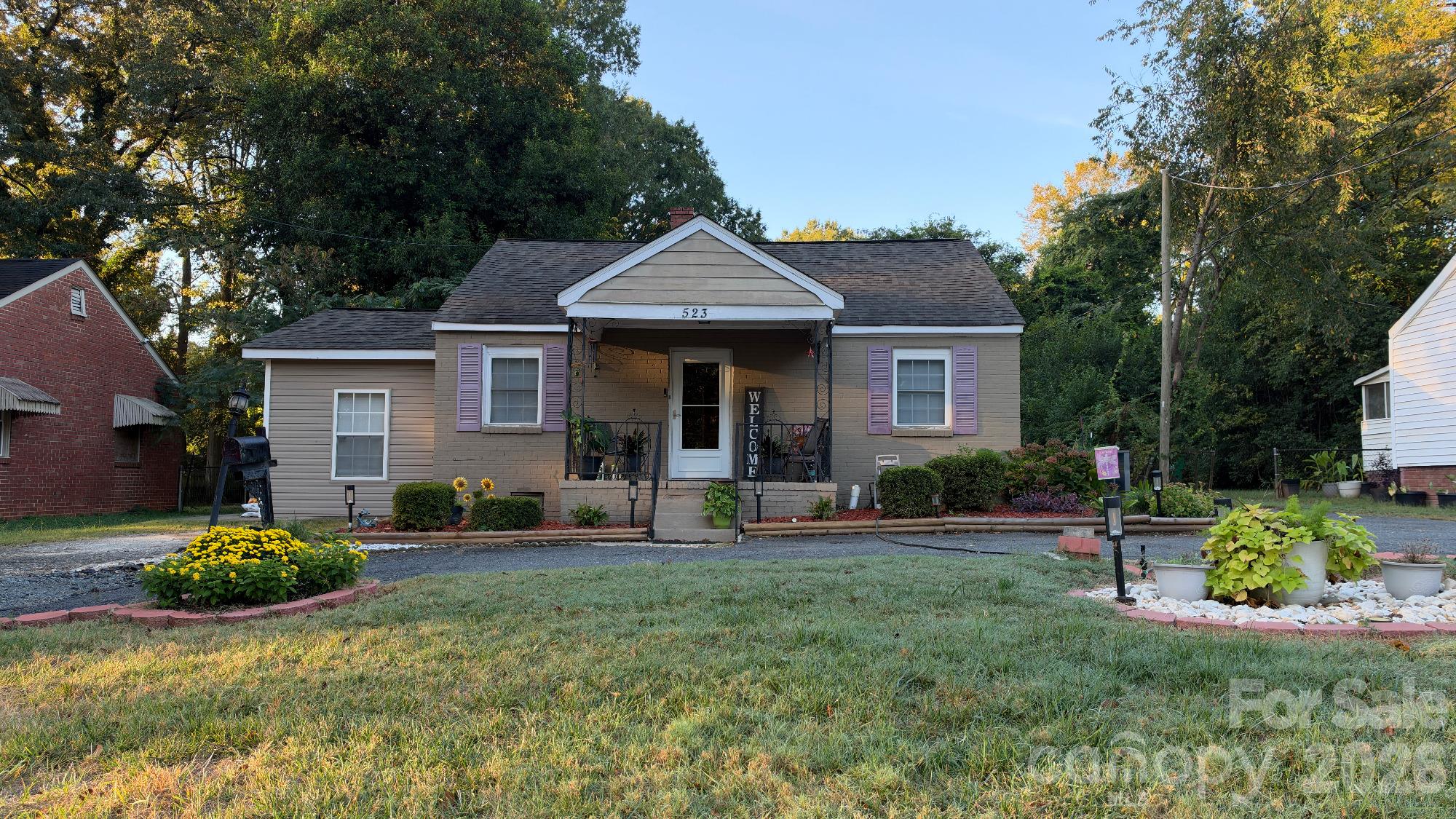 523 W 28th Street Property Photo 1