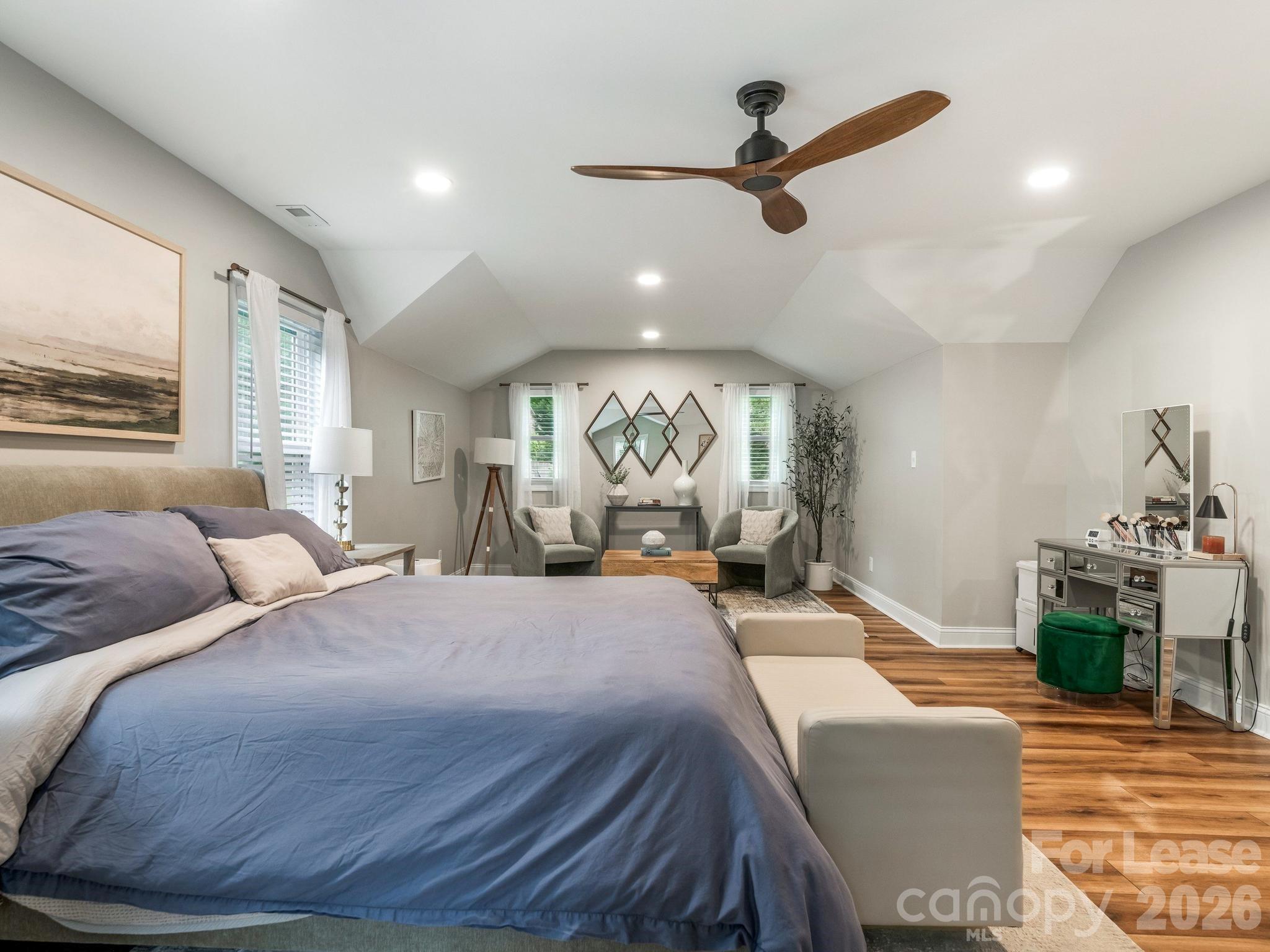 6801 Rollingridge Drive Property Photo 18