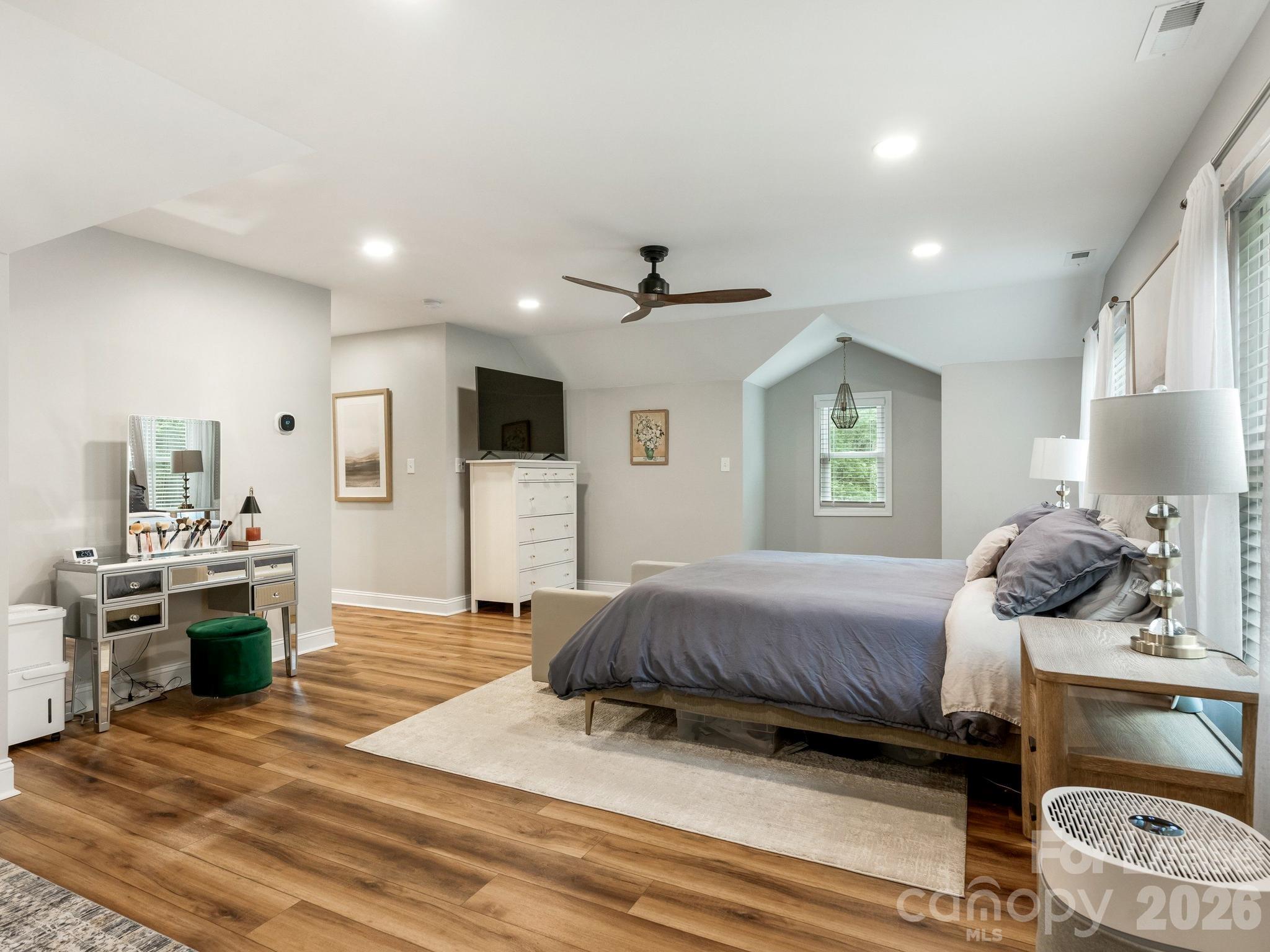 6801 Rollingridge Drive Property Photo 19