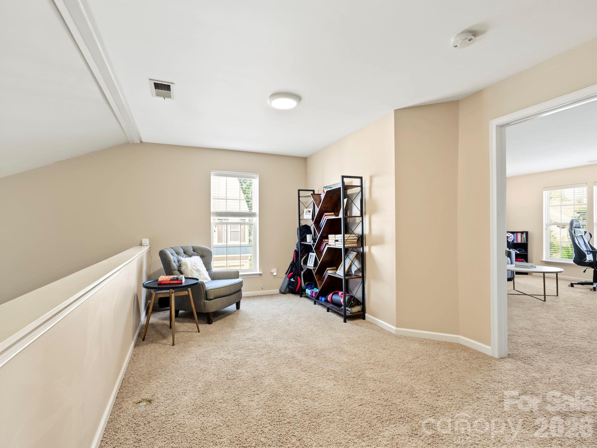 5904 Union Pacific Avenue Property Photo 21