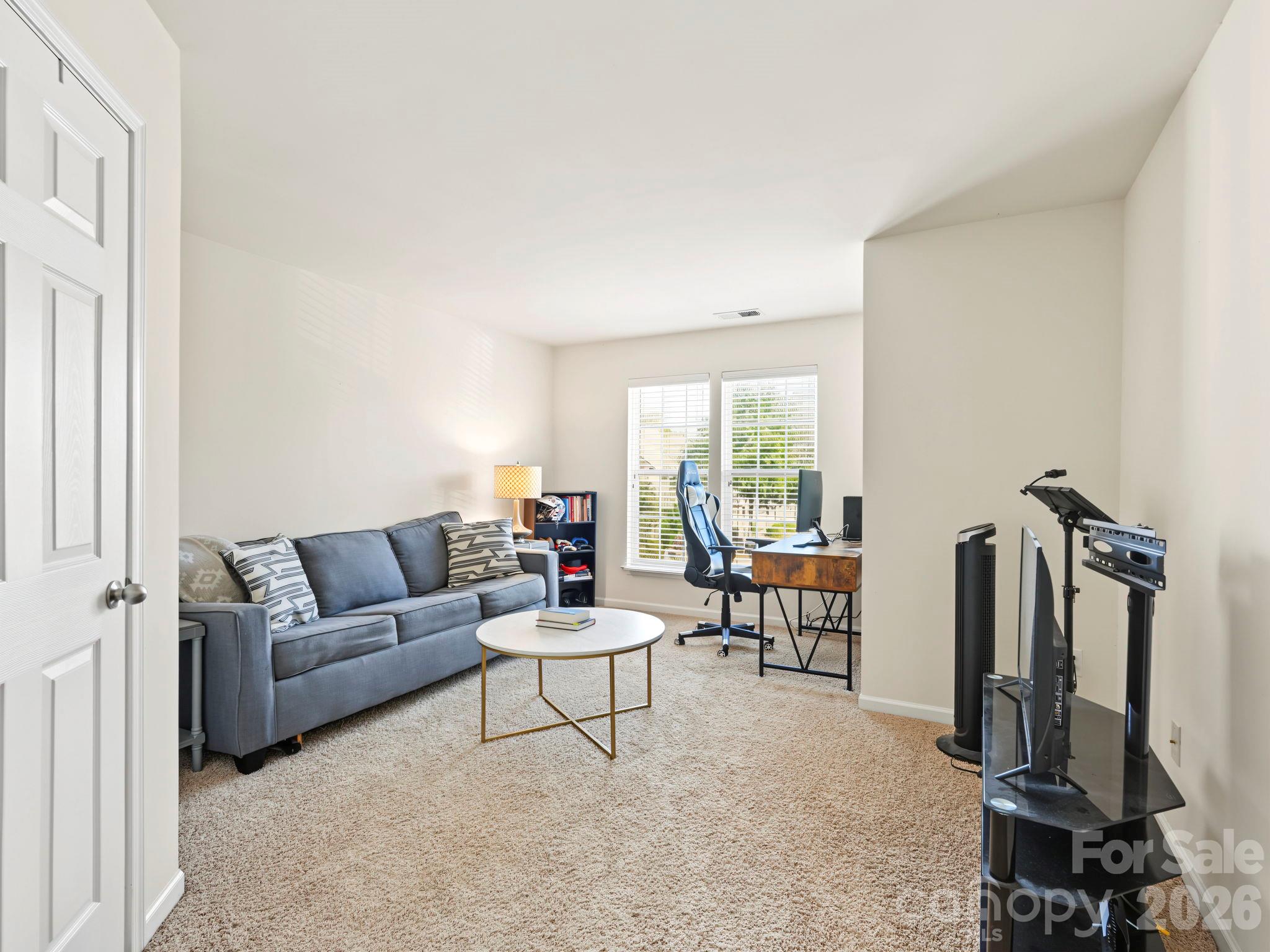 5904 Union Pacific Avenue Property Photo 22