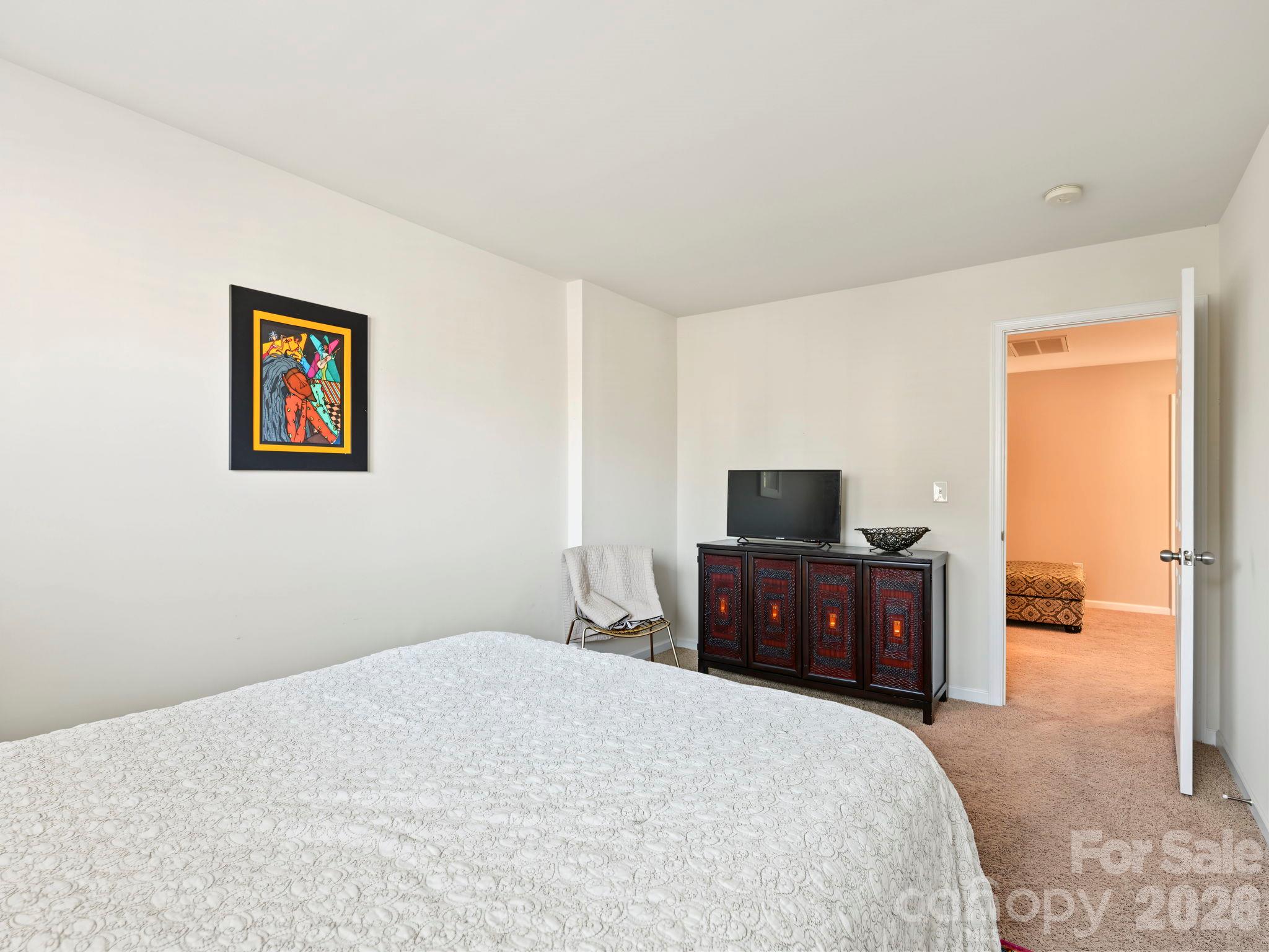 5904 Union Pacific Avenue Property Photo 26