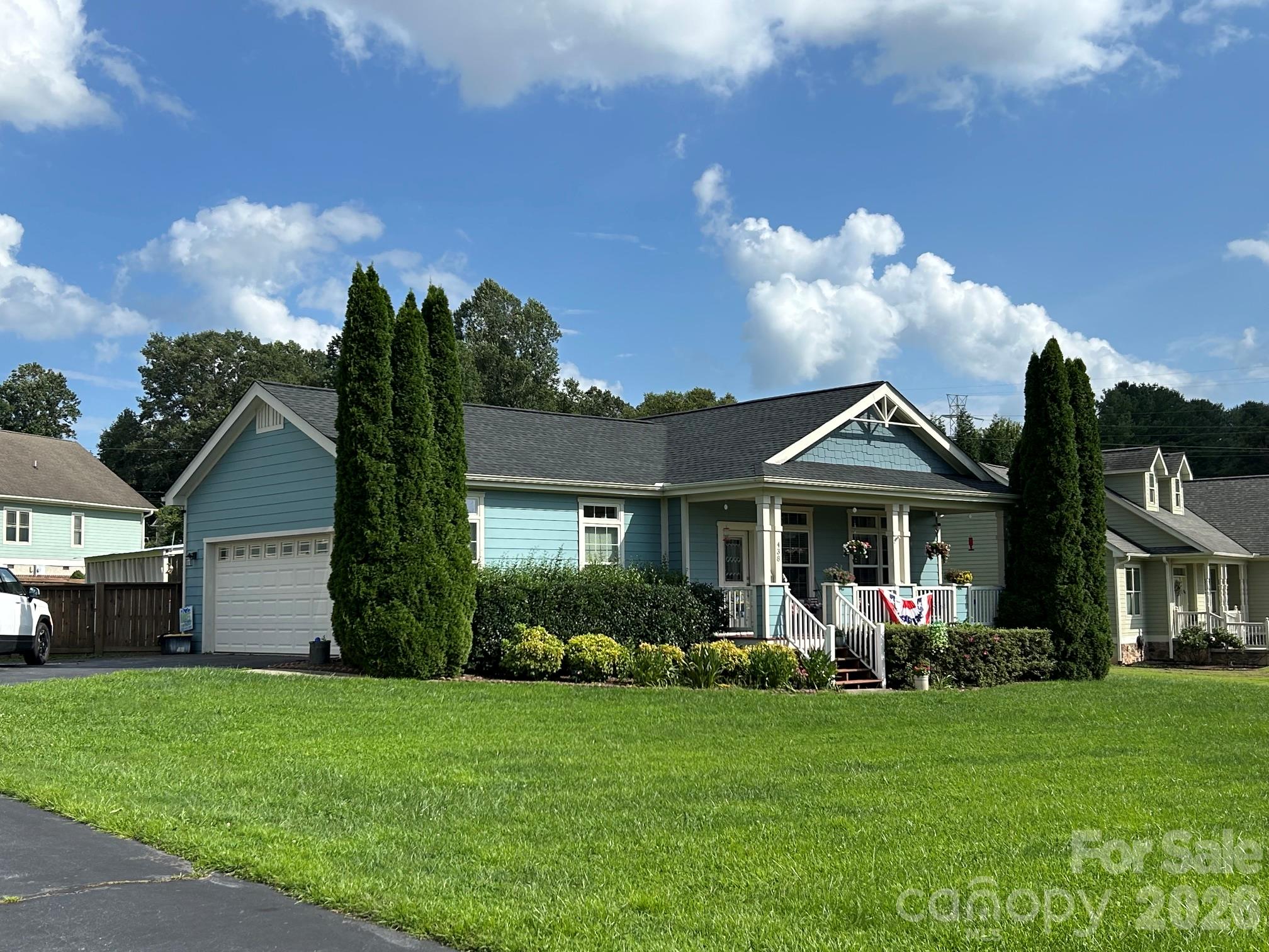 438 Oak Grove Road Property Photo 3