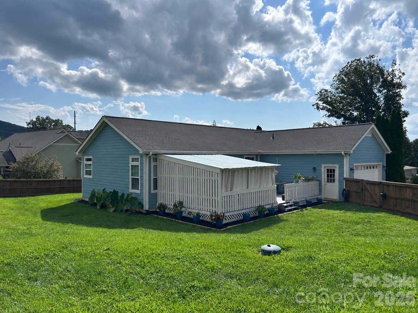 438 Oak Grove Road Property Photo 4