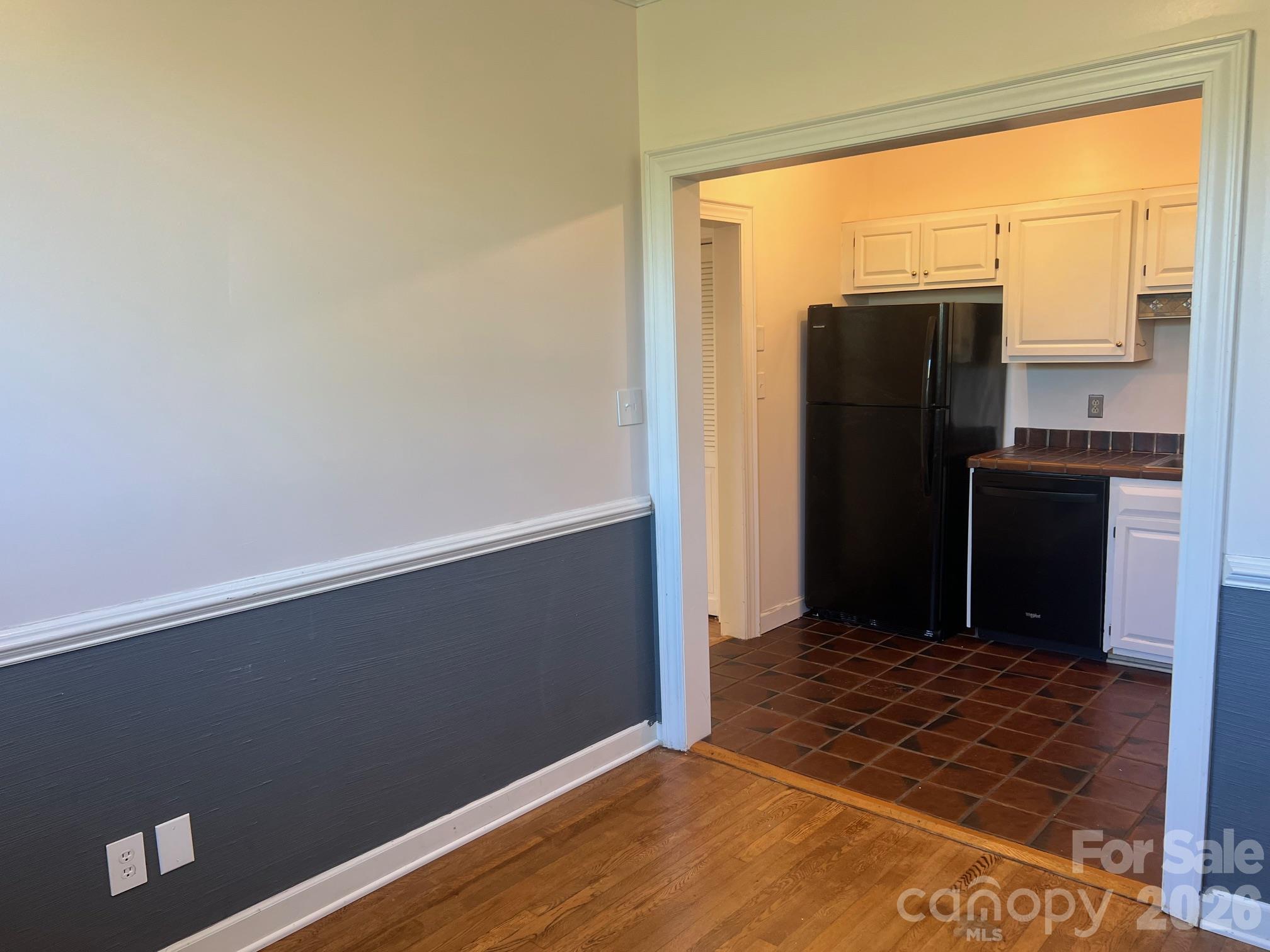 308 N Green Street Street 5 Property Photo 8