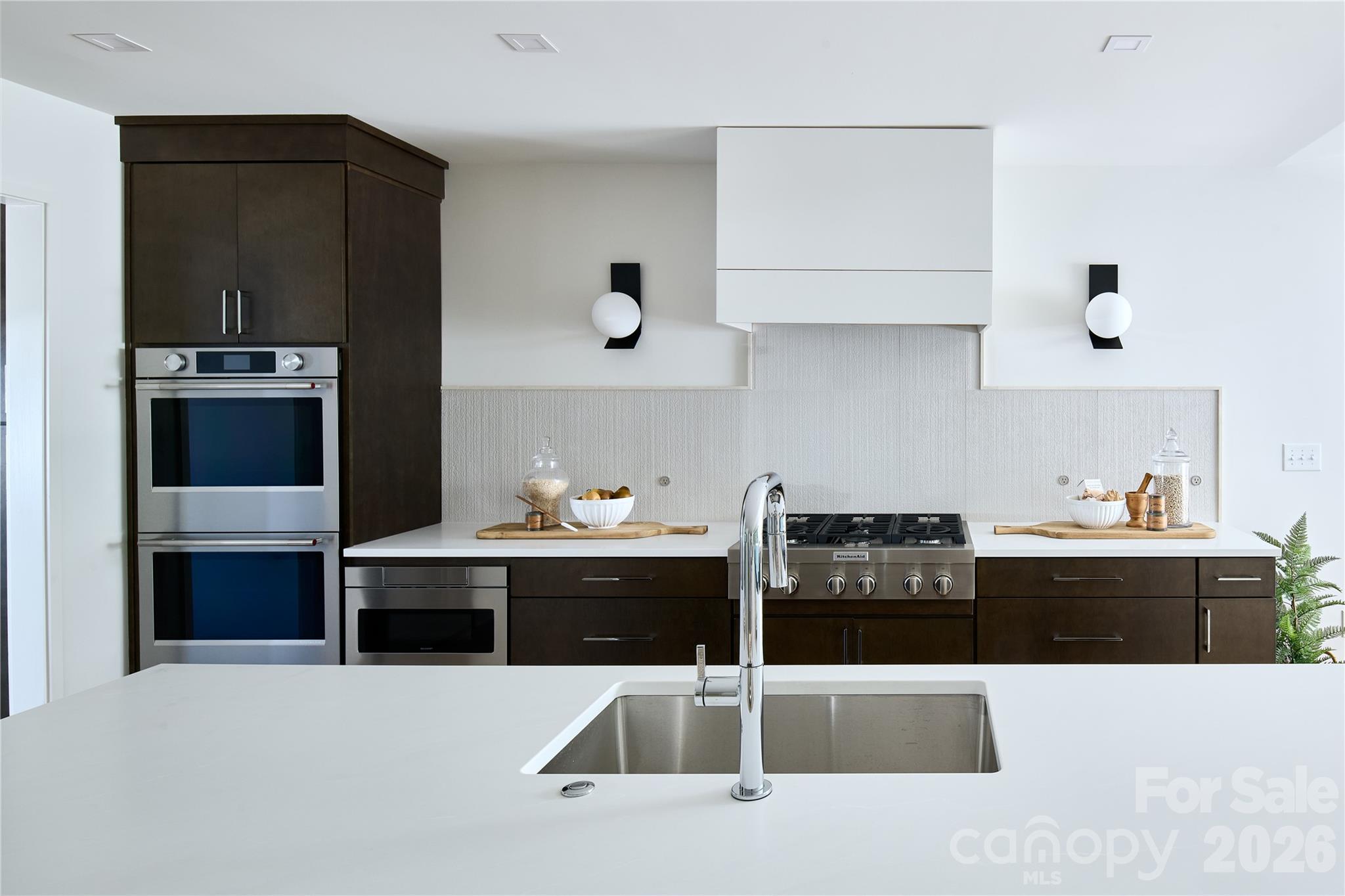 511 Boyce Road Property Photo 8