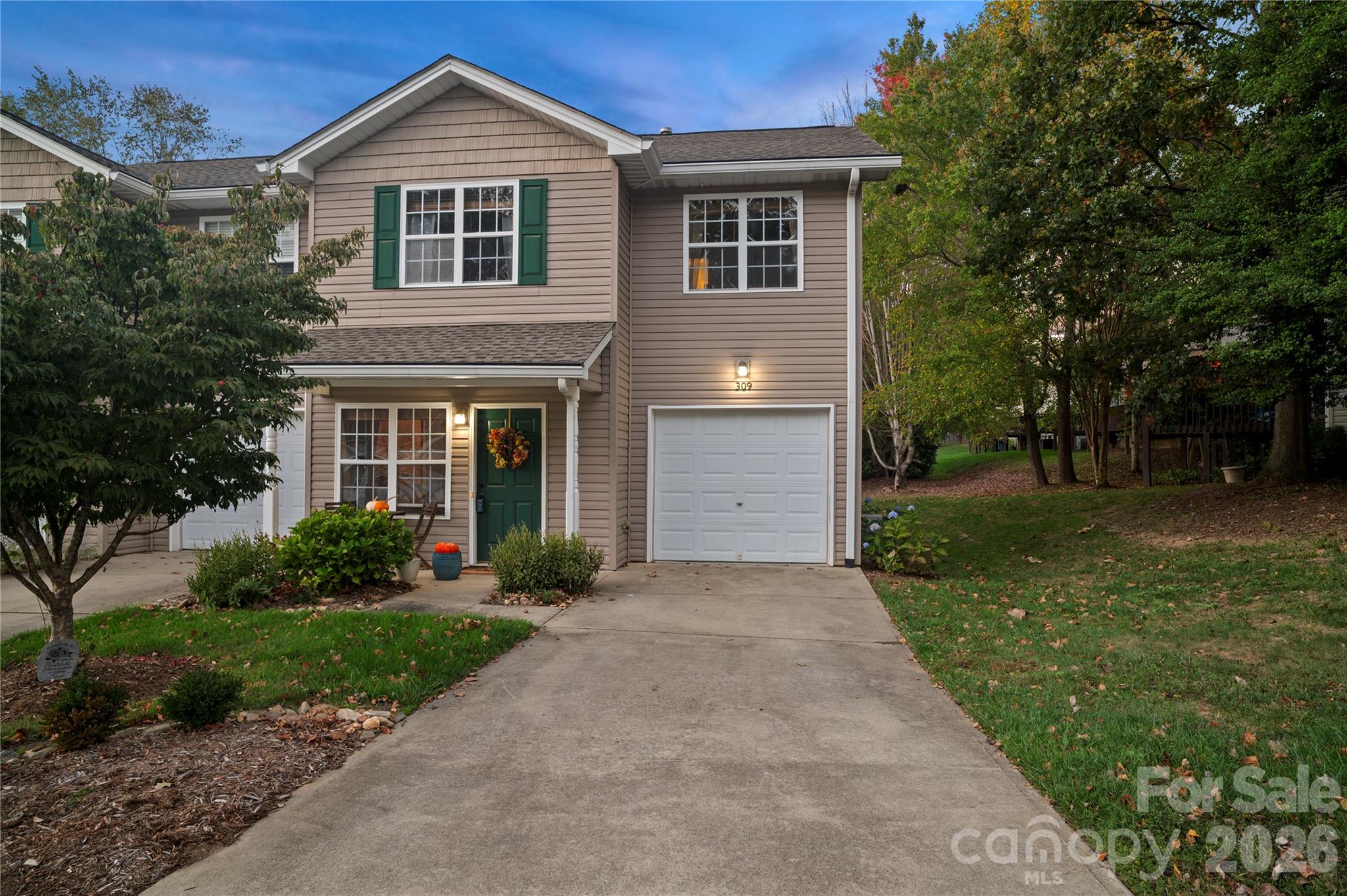309 Wiltshire Circle Property Photo 1