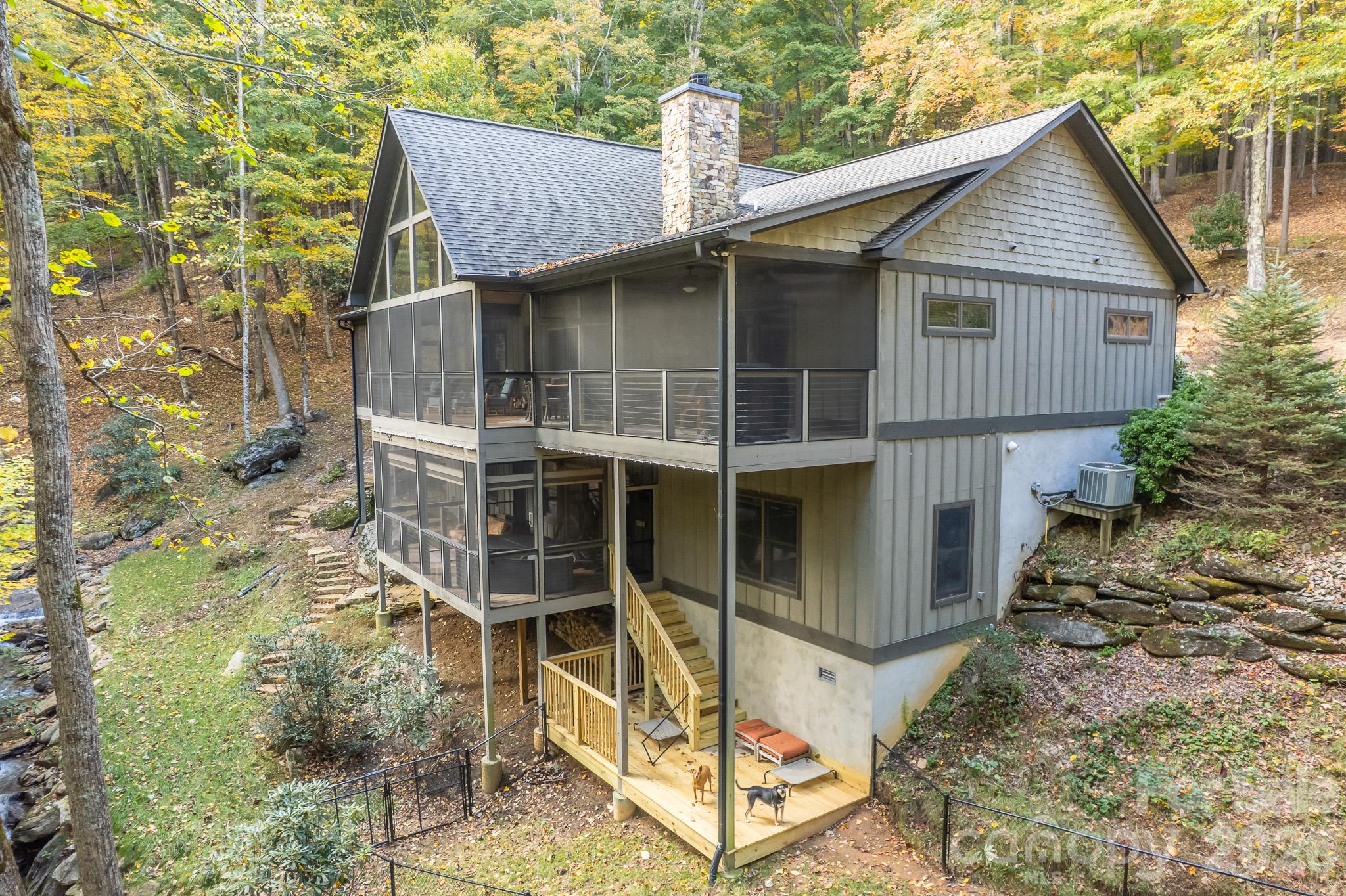 350 Celo Cove Drive Property Photo 4