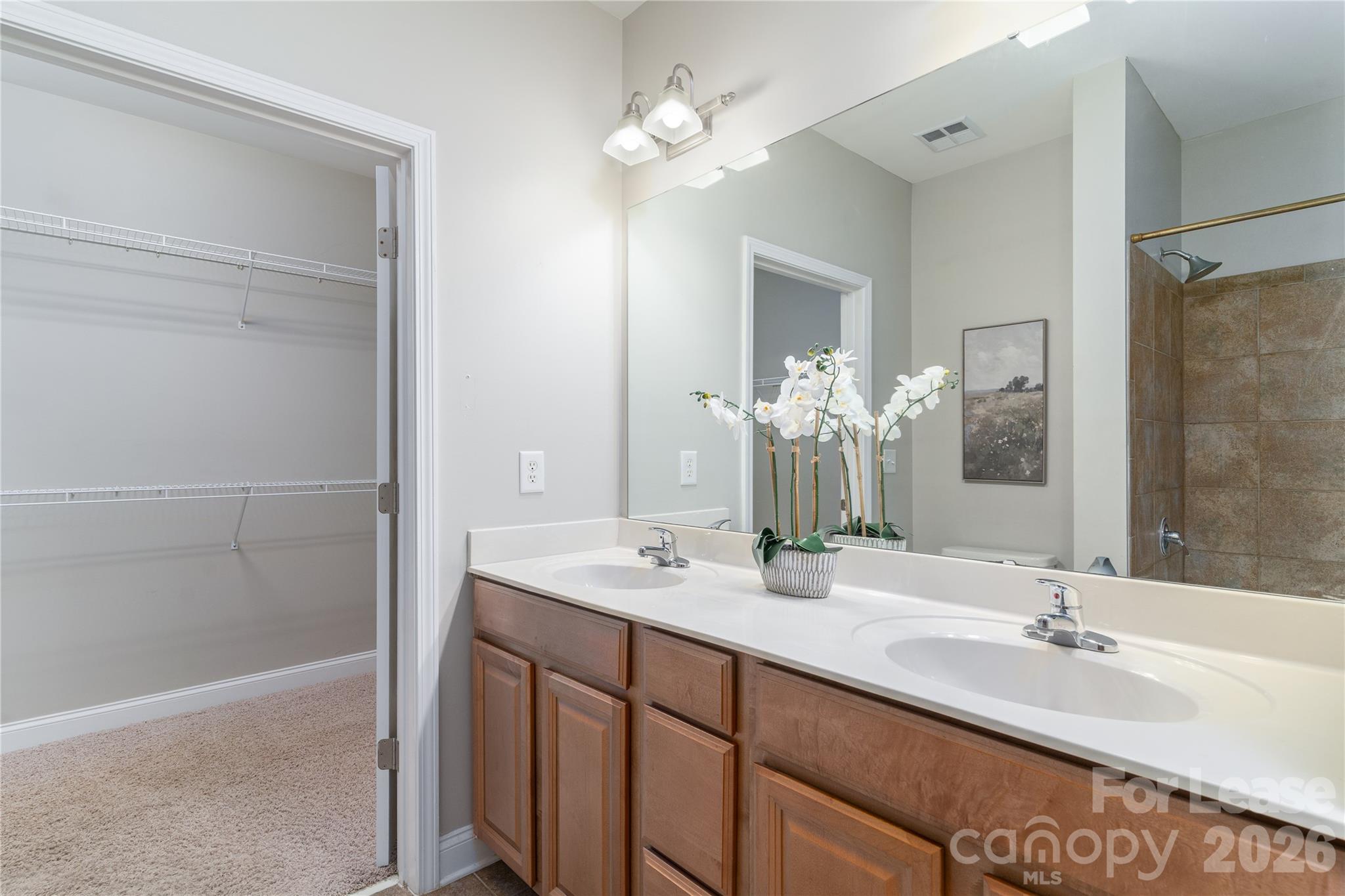 1000 E Woodlawn Road 217 Property Photo 12