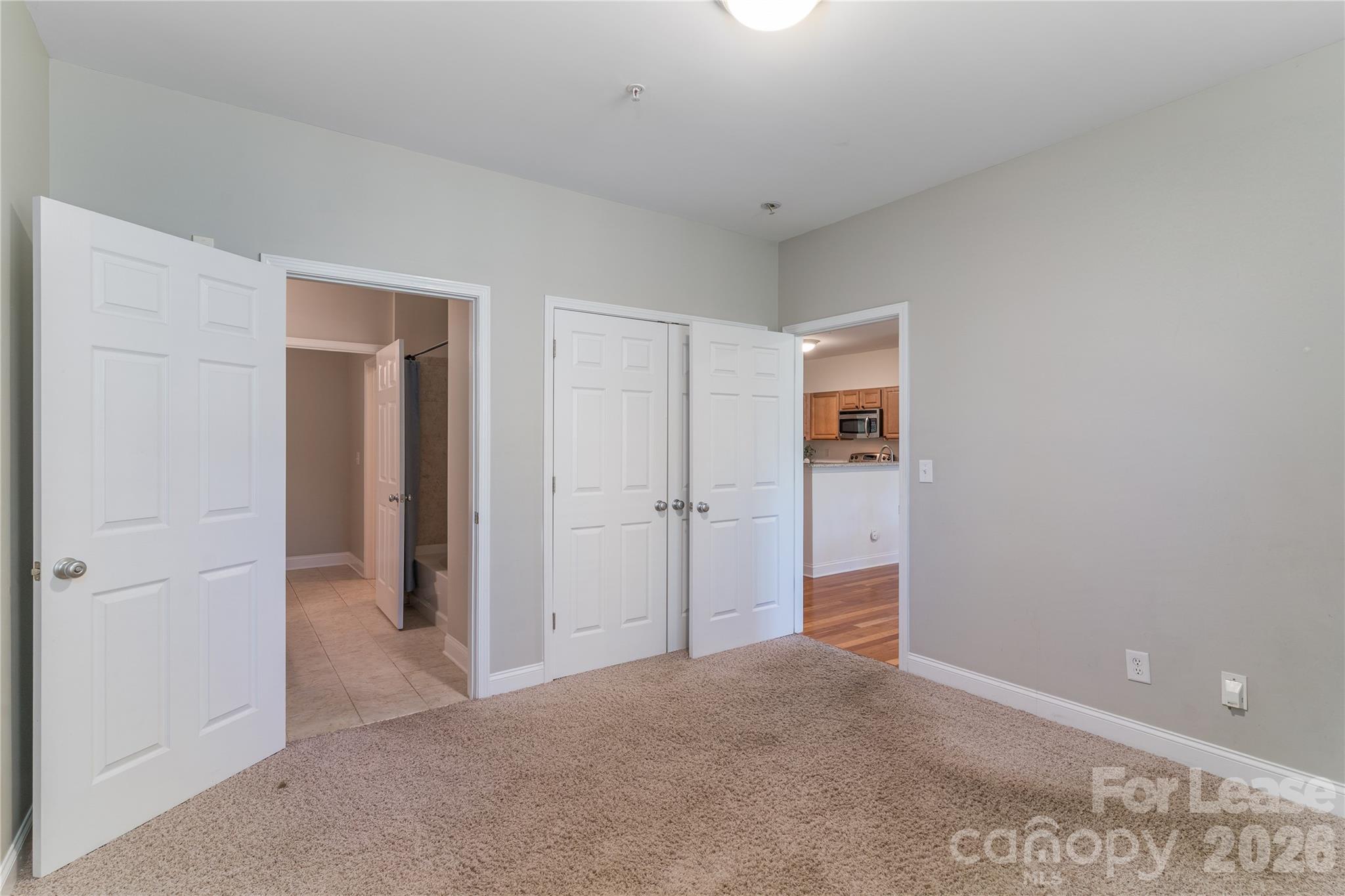 1000 E Woodlawn Road 217 Property Photo 13
