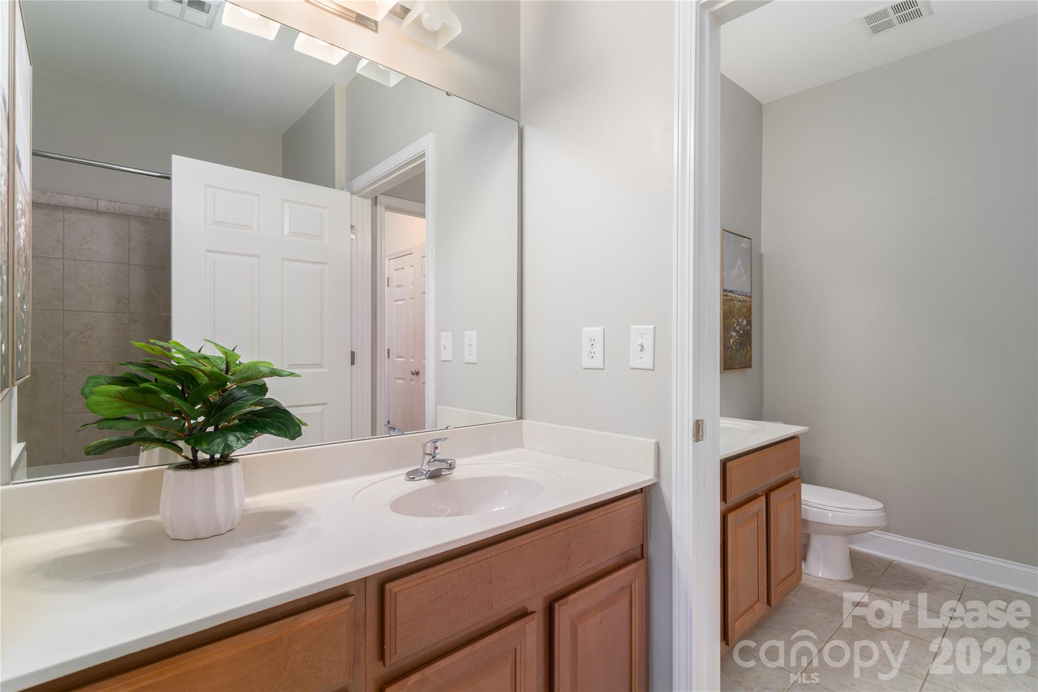 1000 E Woodlawn Road 217 Property Photo 14