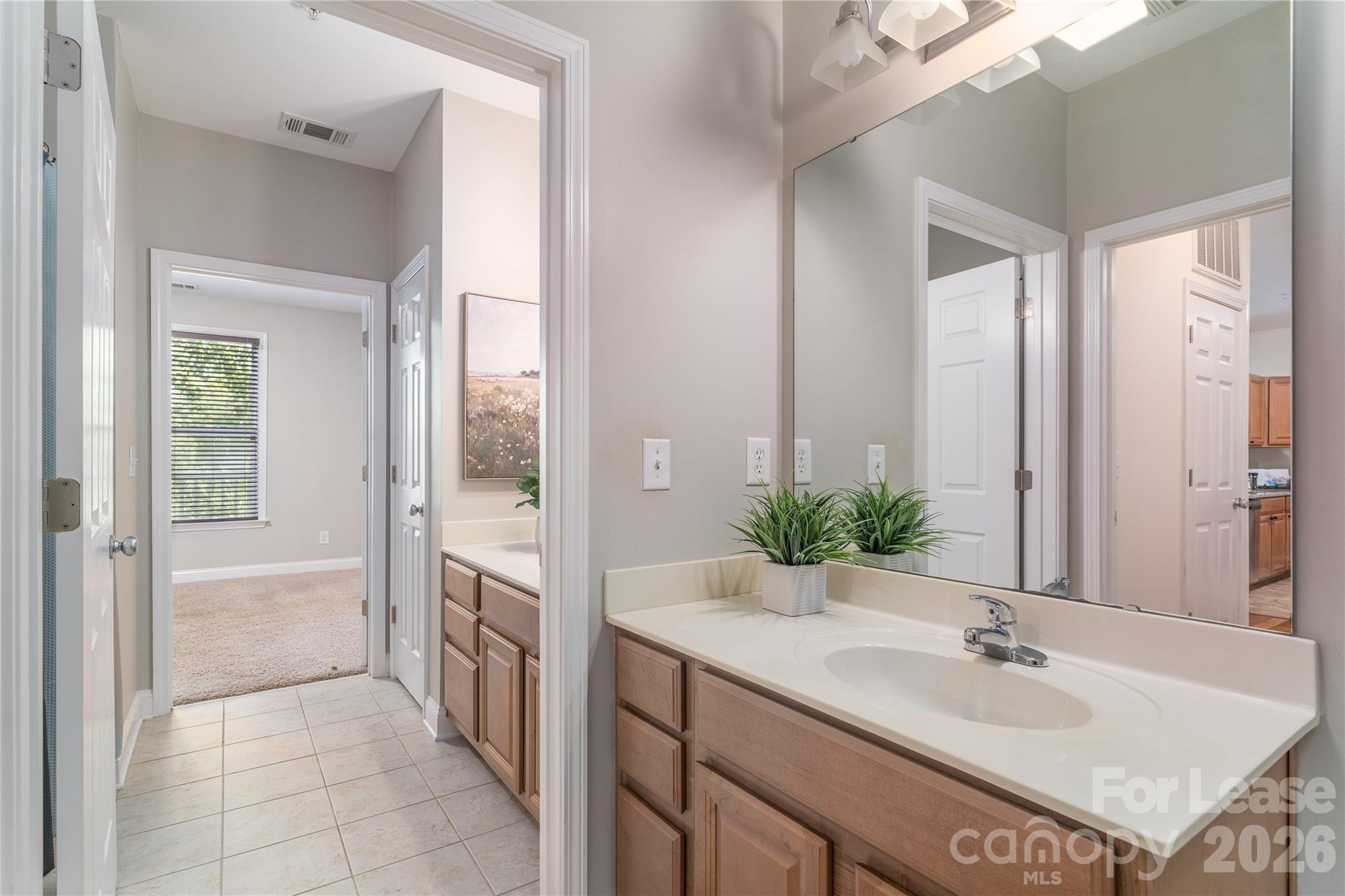 1000 E Woodlawn Road 217 Property Photo 15